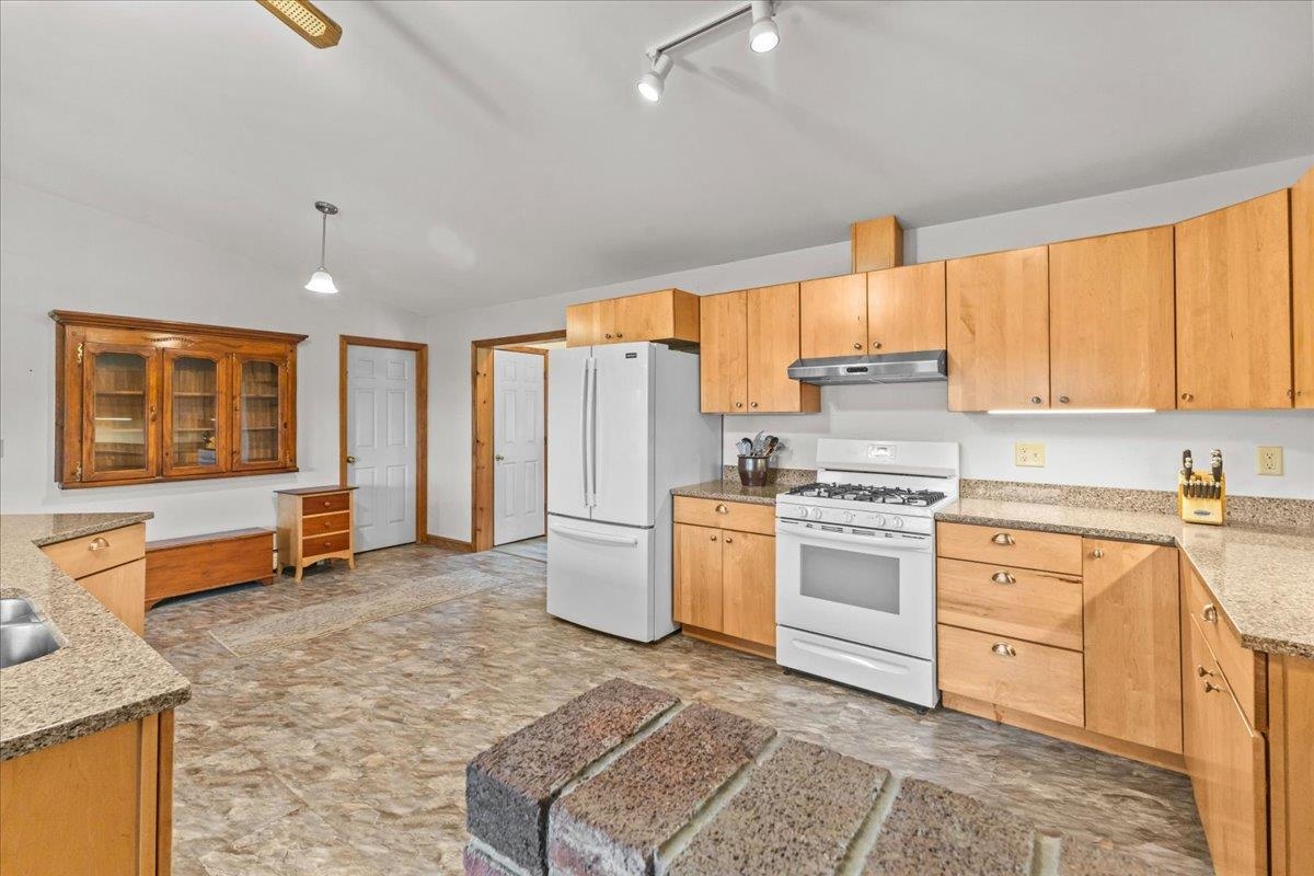 4214 East Sheldon Road Property Photo 12