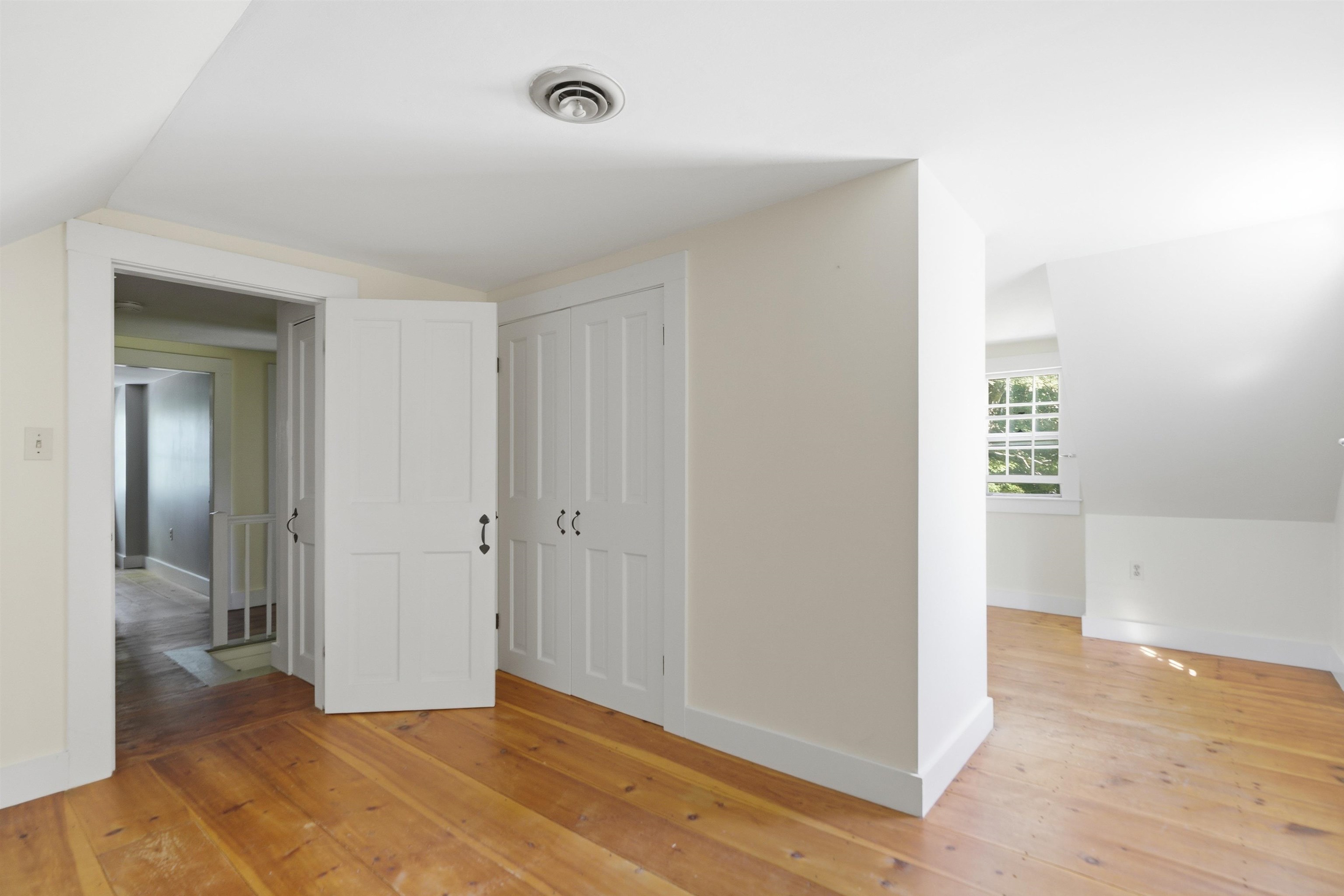 872 Hemlock Corner Loop Property Photo 22