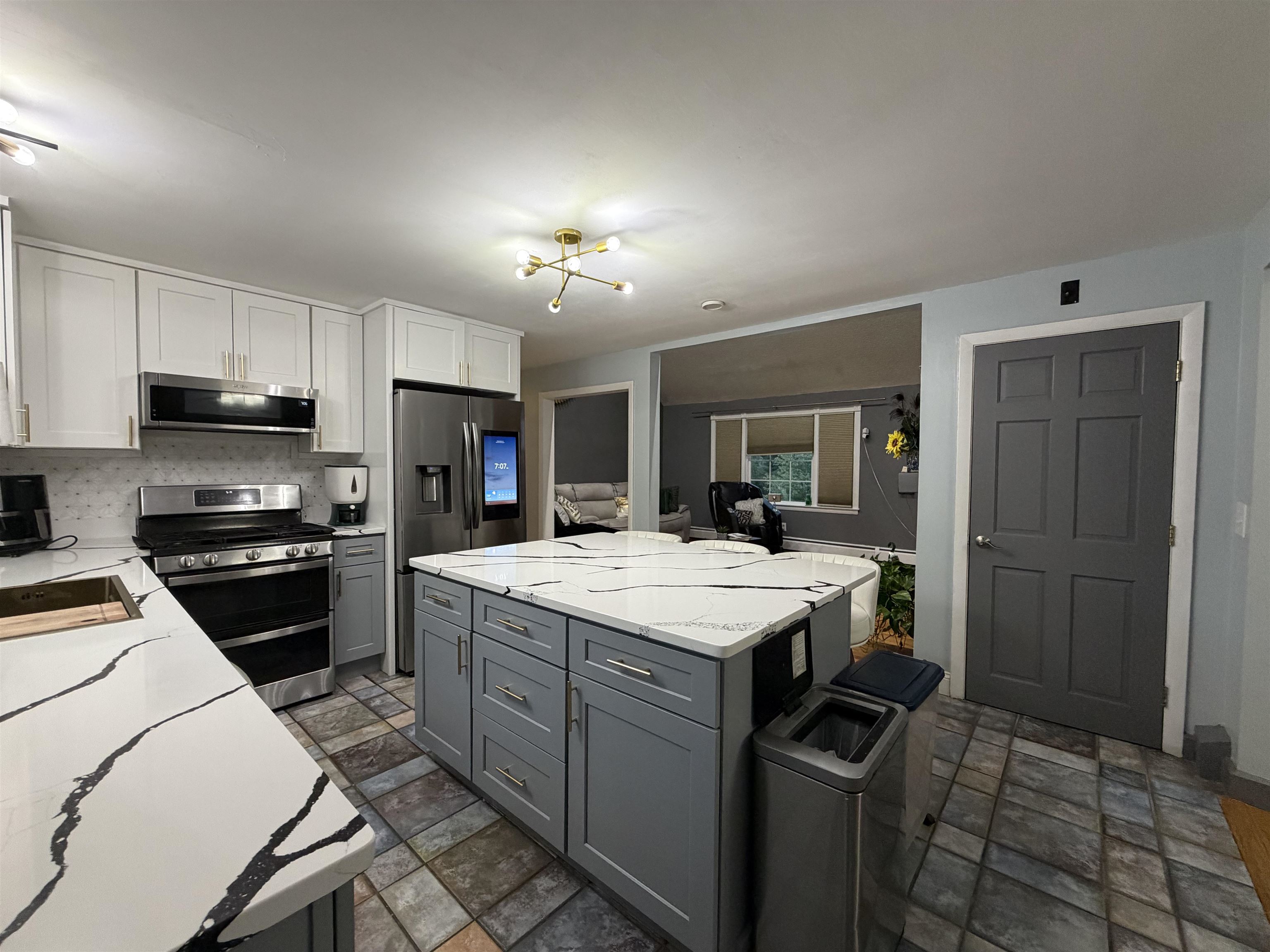 123 South Jewett Street Property Photo 8