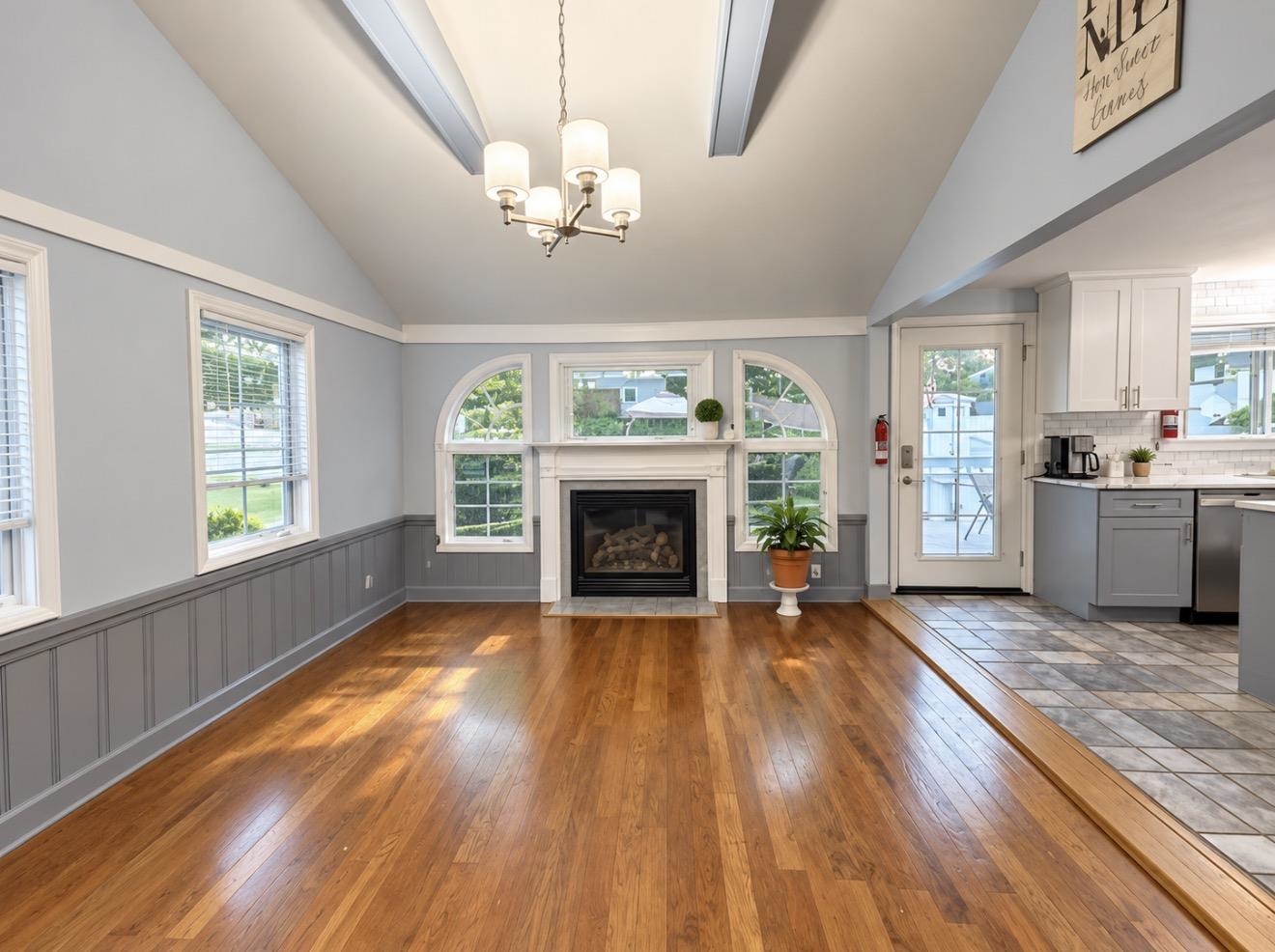 123 South Jewett Street Property Photo 11