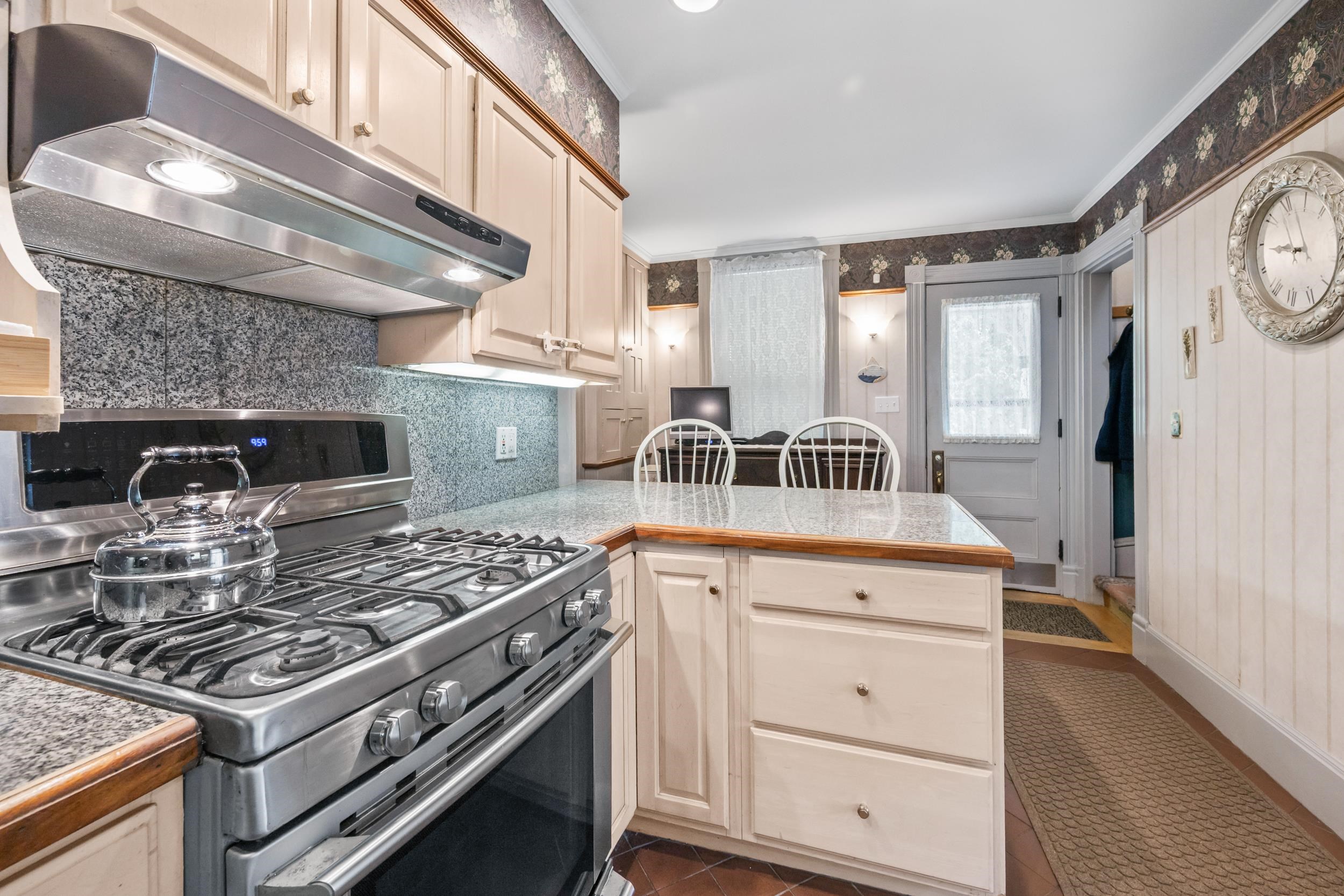 89 Bunker Hill Street Property Photo 34