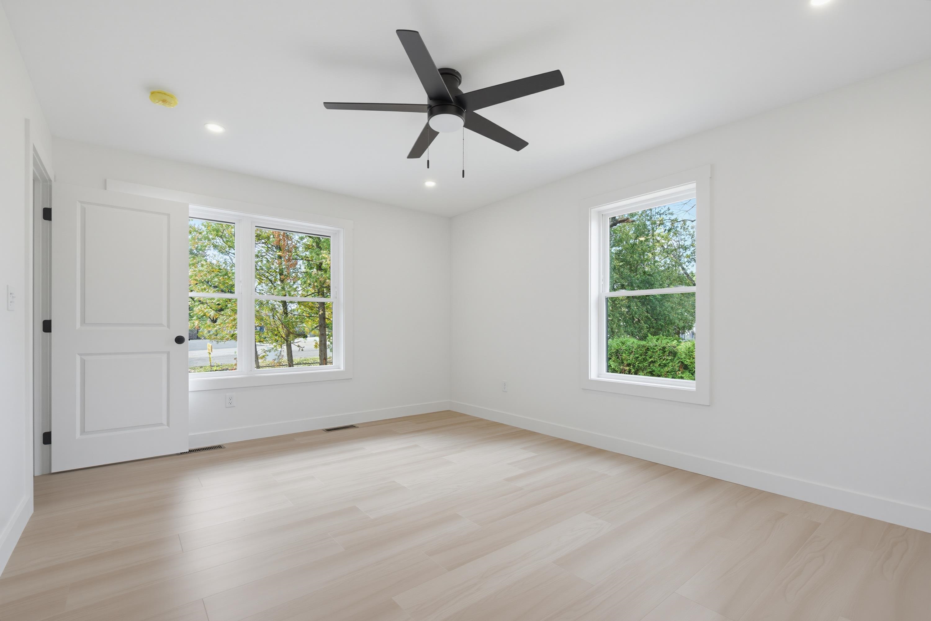 6 Swan Street Property Photo 28