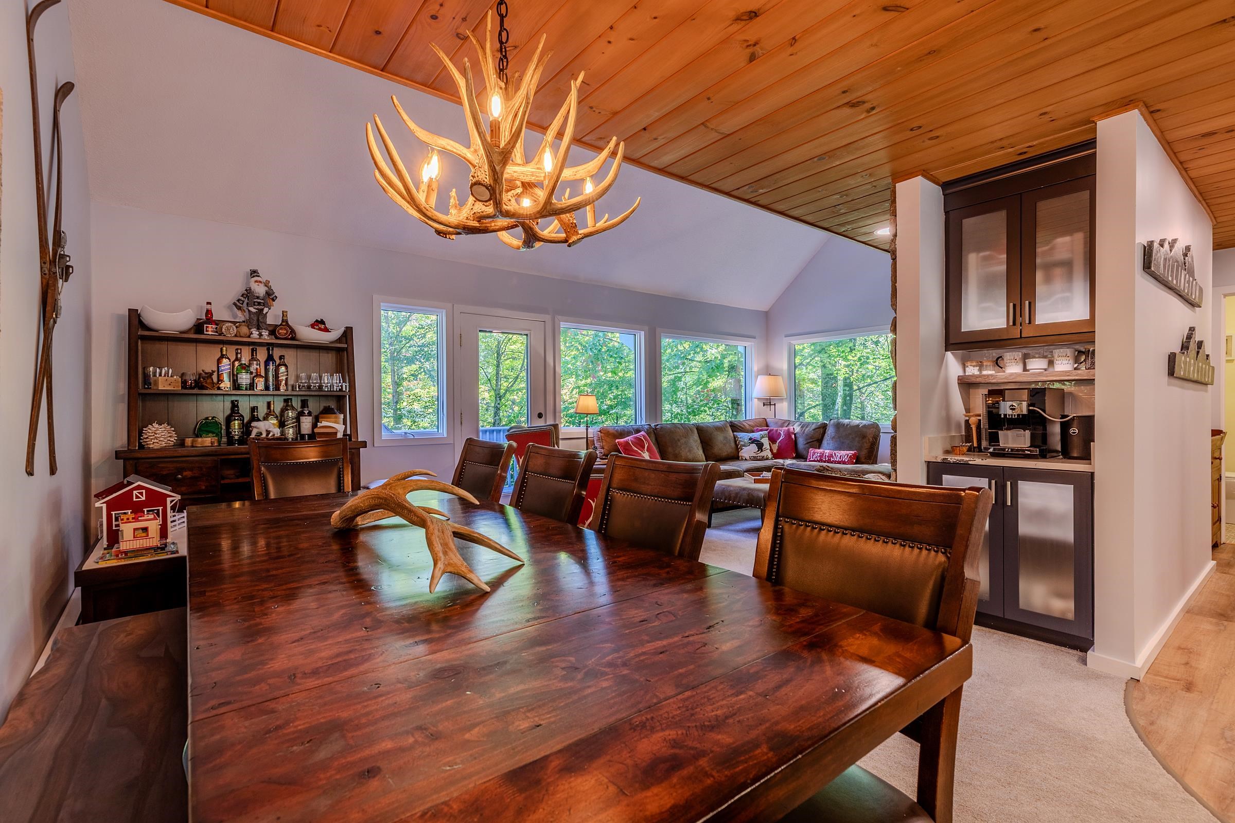6 High Point Drive Property Photo 3