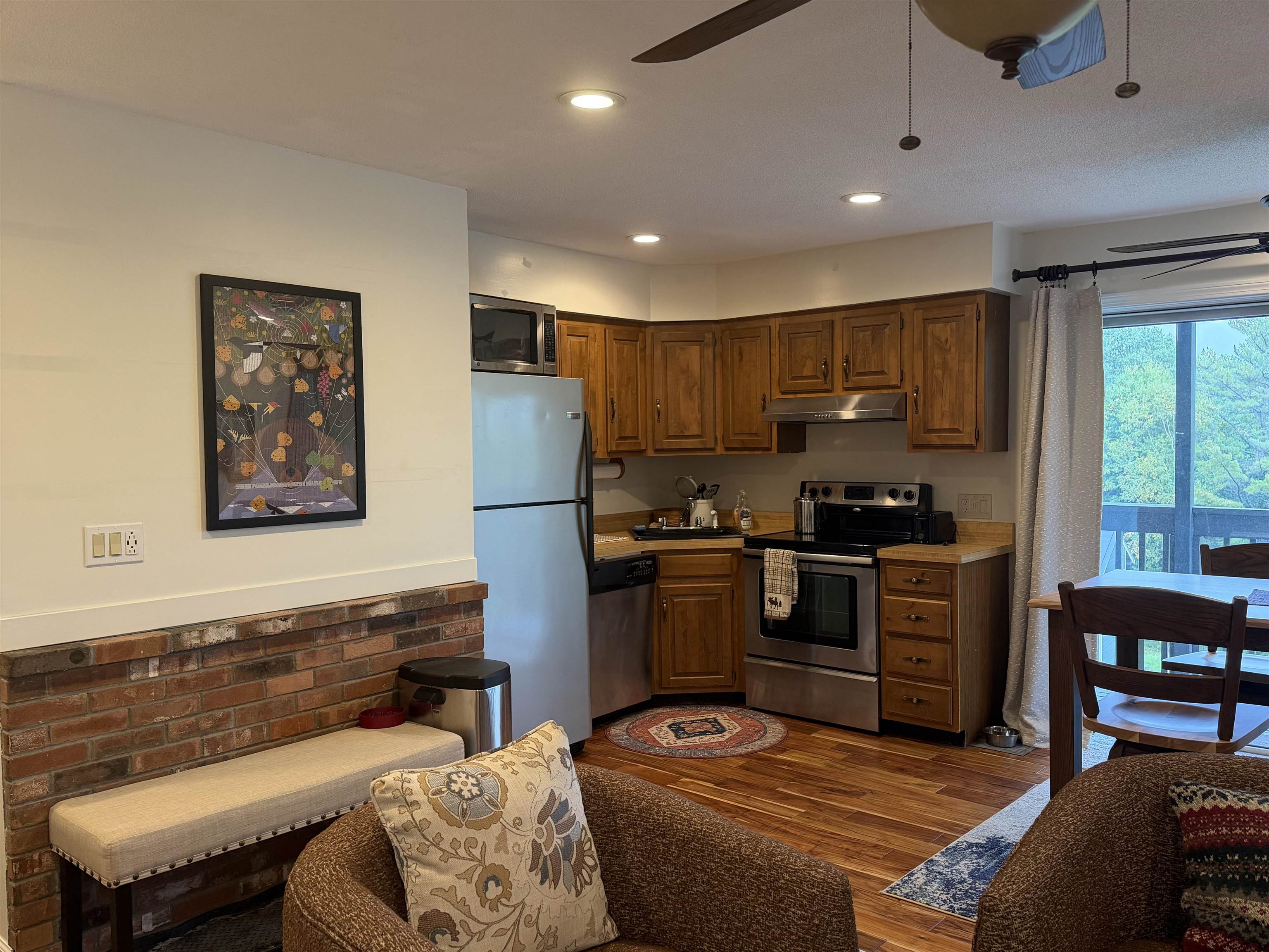 2202 Mountain Road Property Photo 5