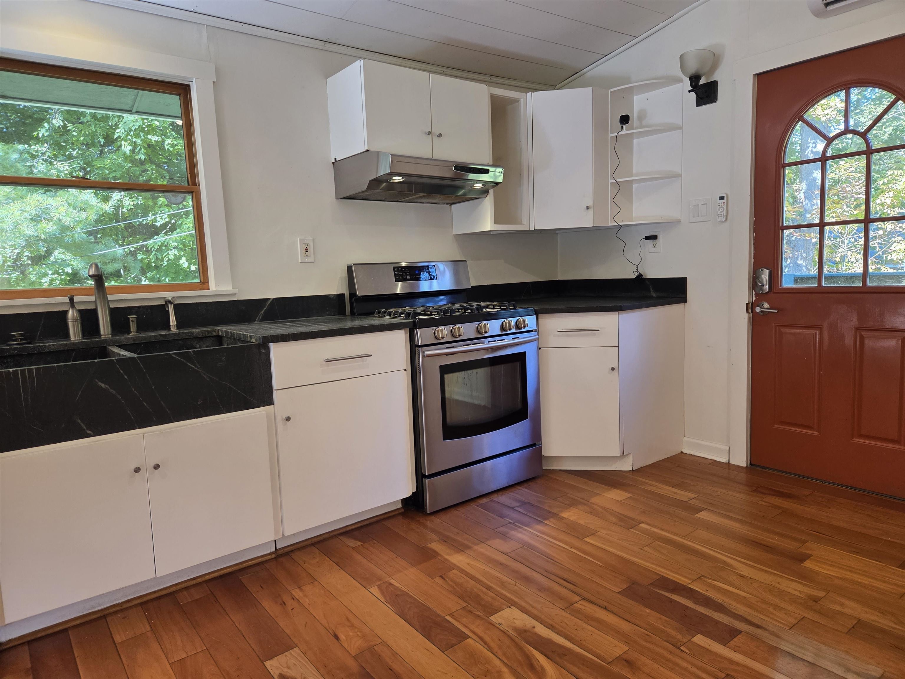 868 Magic Circle Property Photo 5