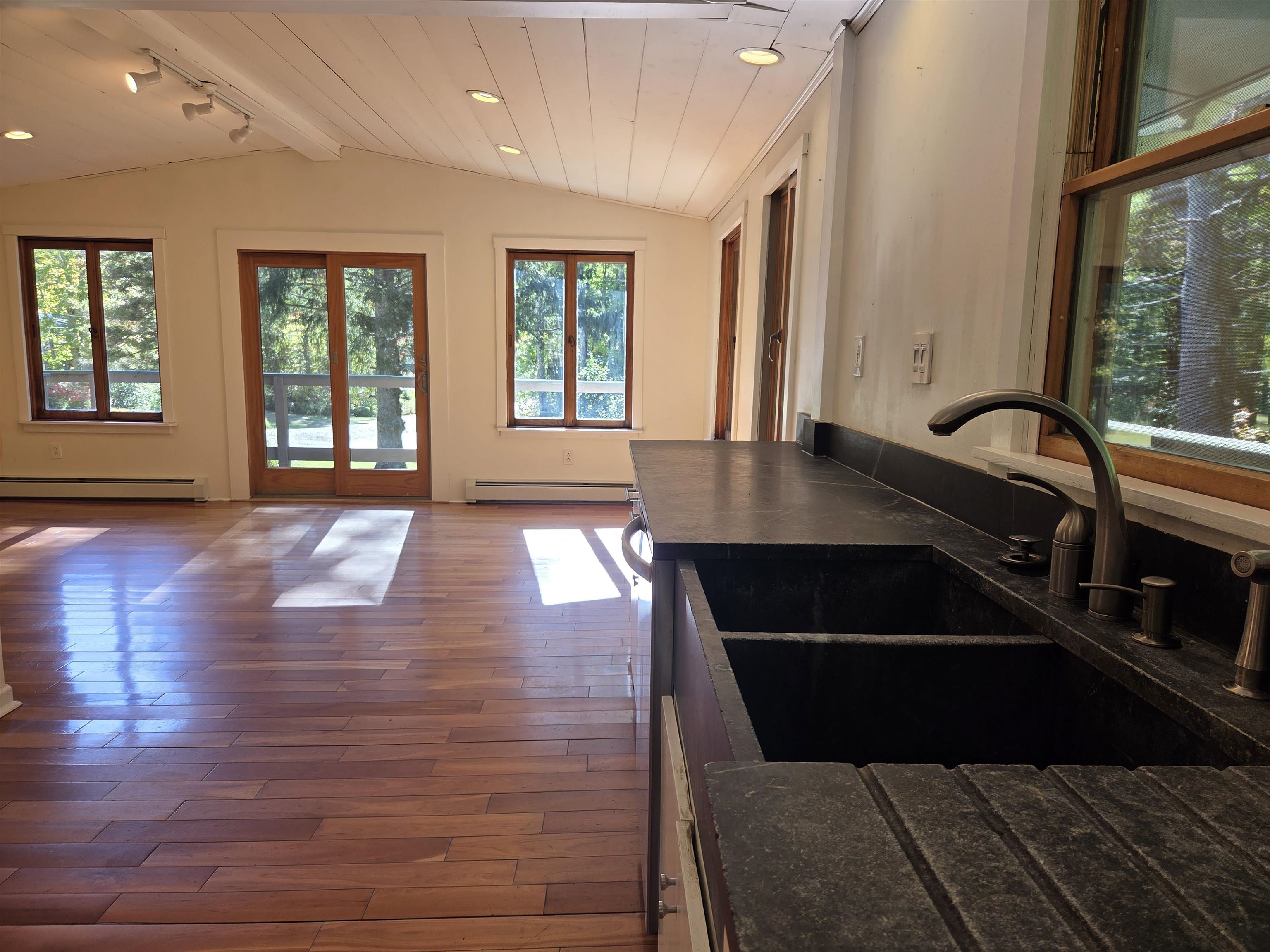 868 Magic Circle Property Photo 6