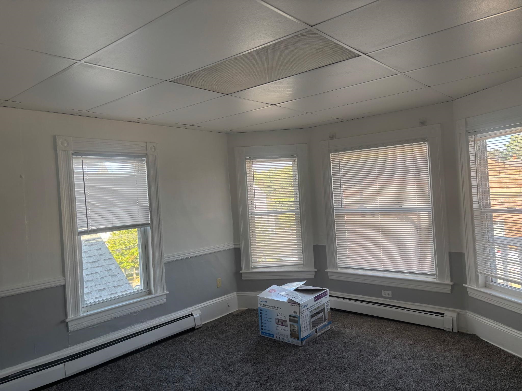 40 W Broadway Property Photo 3