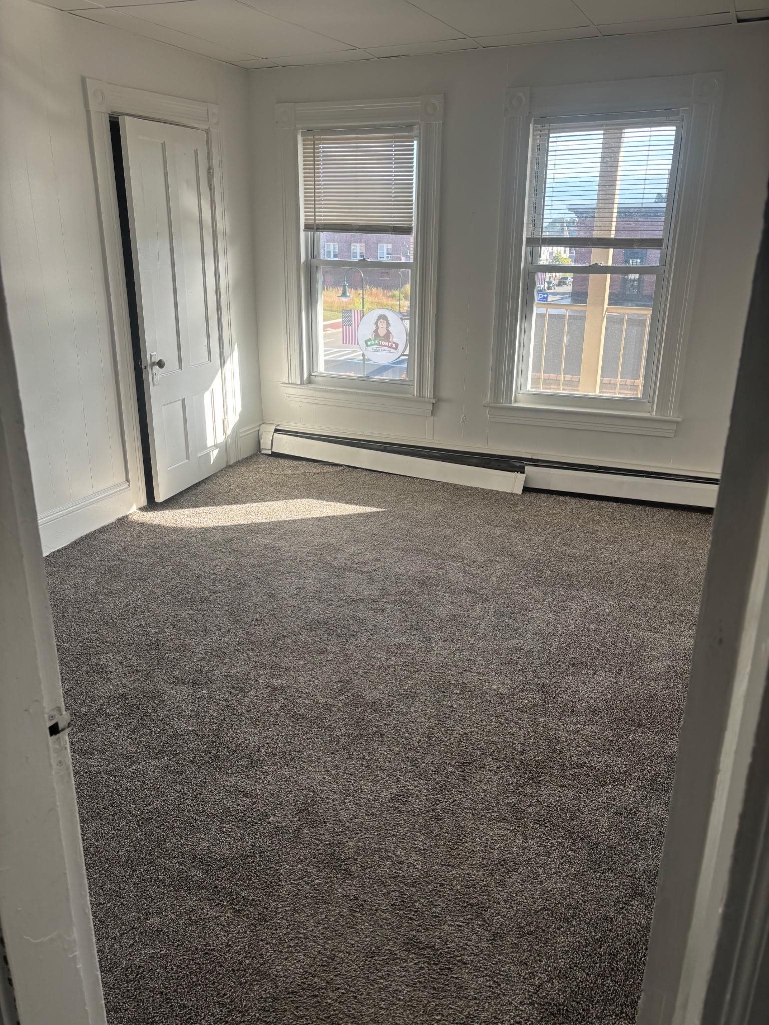 40 W Broadway Property Photo 6