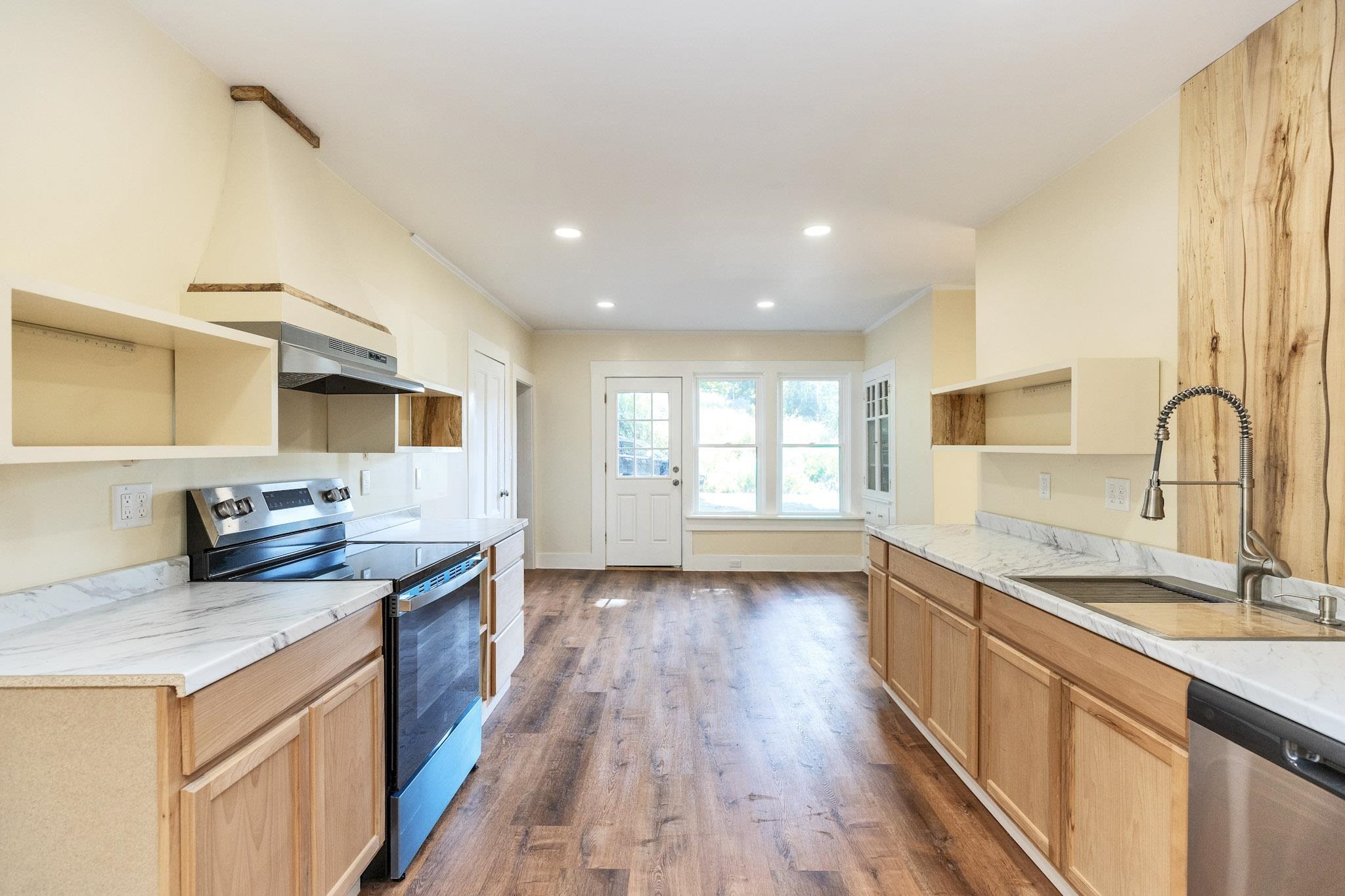15 Union Street Property Photo 3