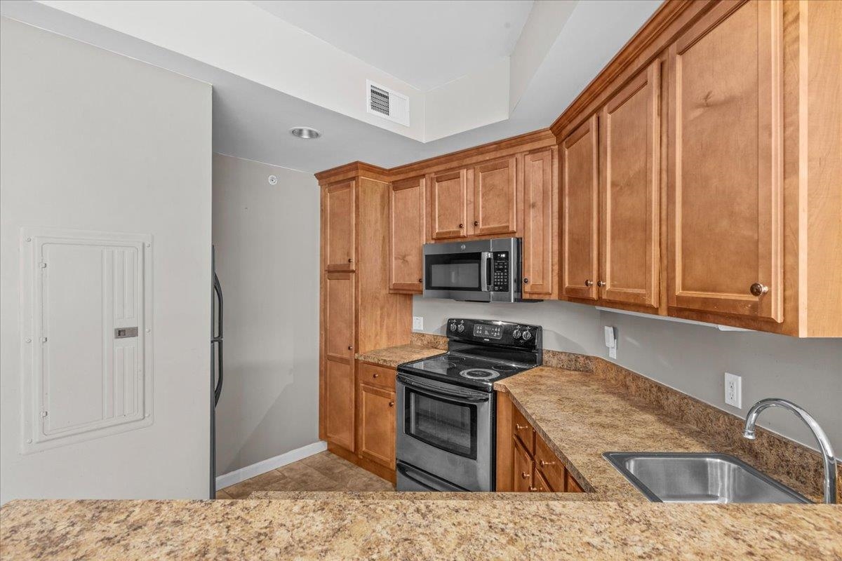 160 Wiley Road Property Photo 7