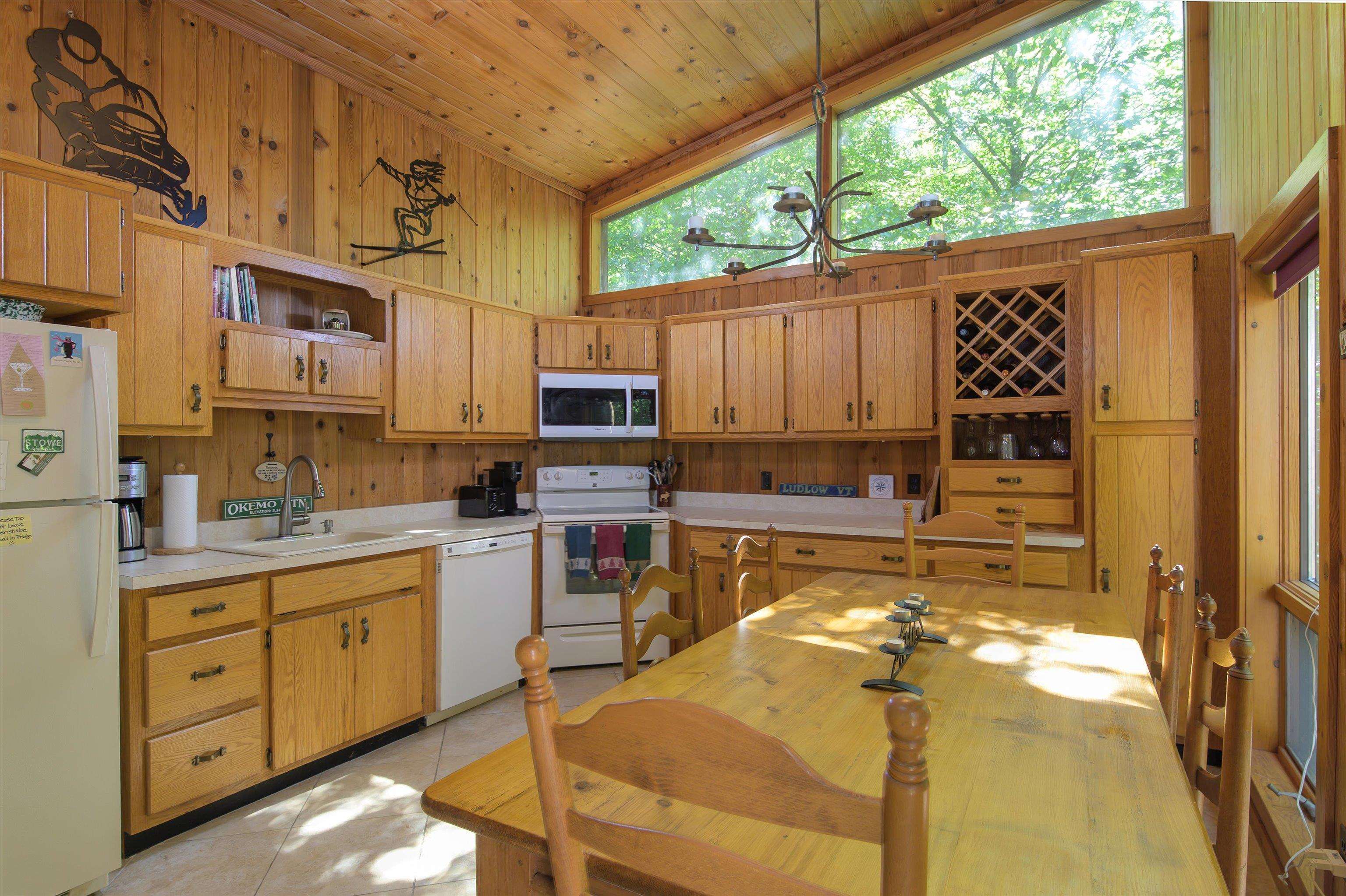 667 West Hill Road Property Photo 11
