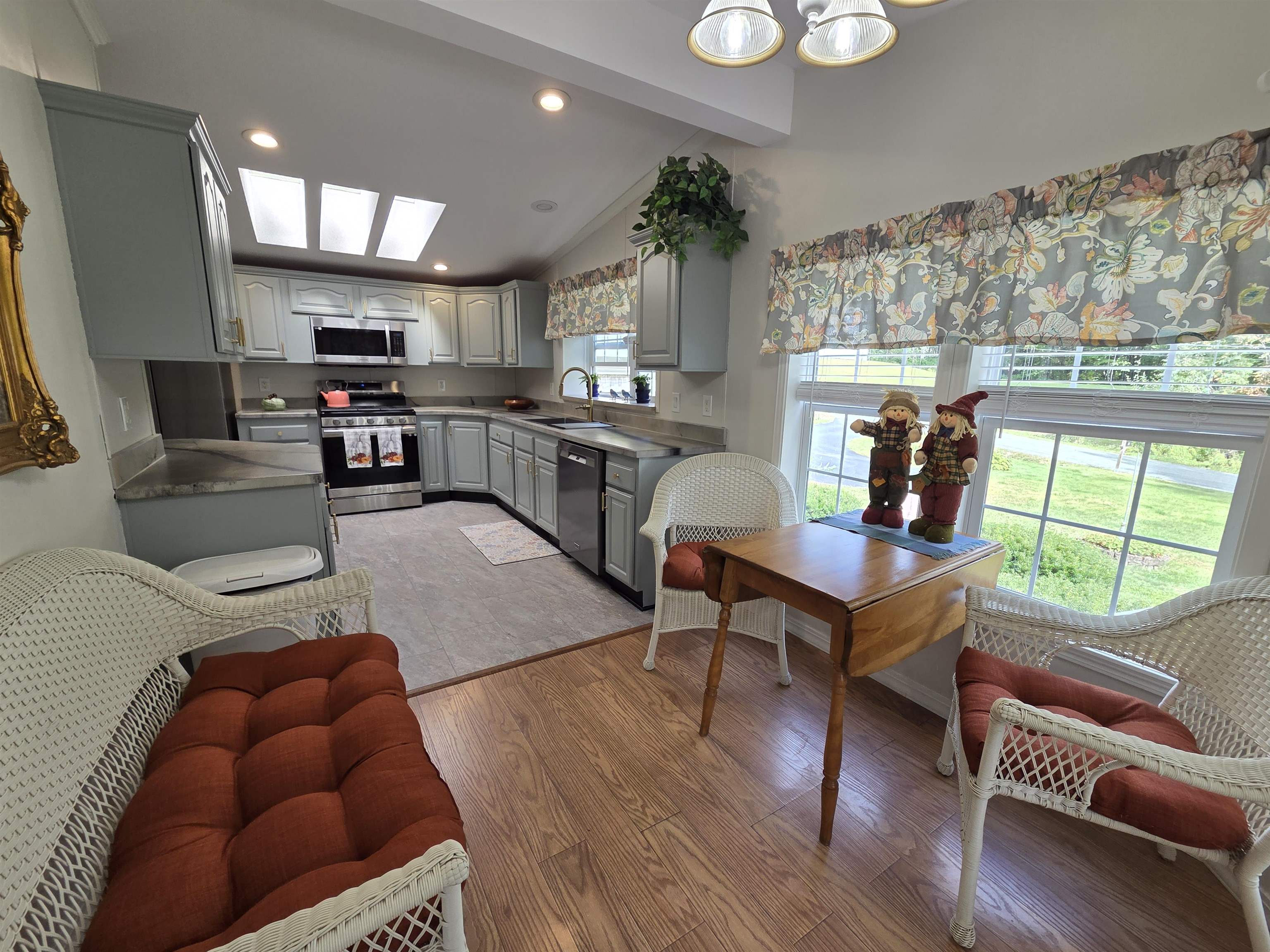 12 Perry Road Property Photo 8