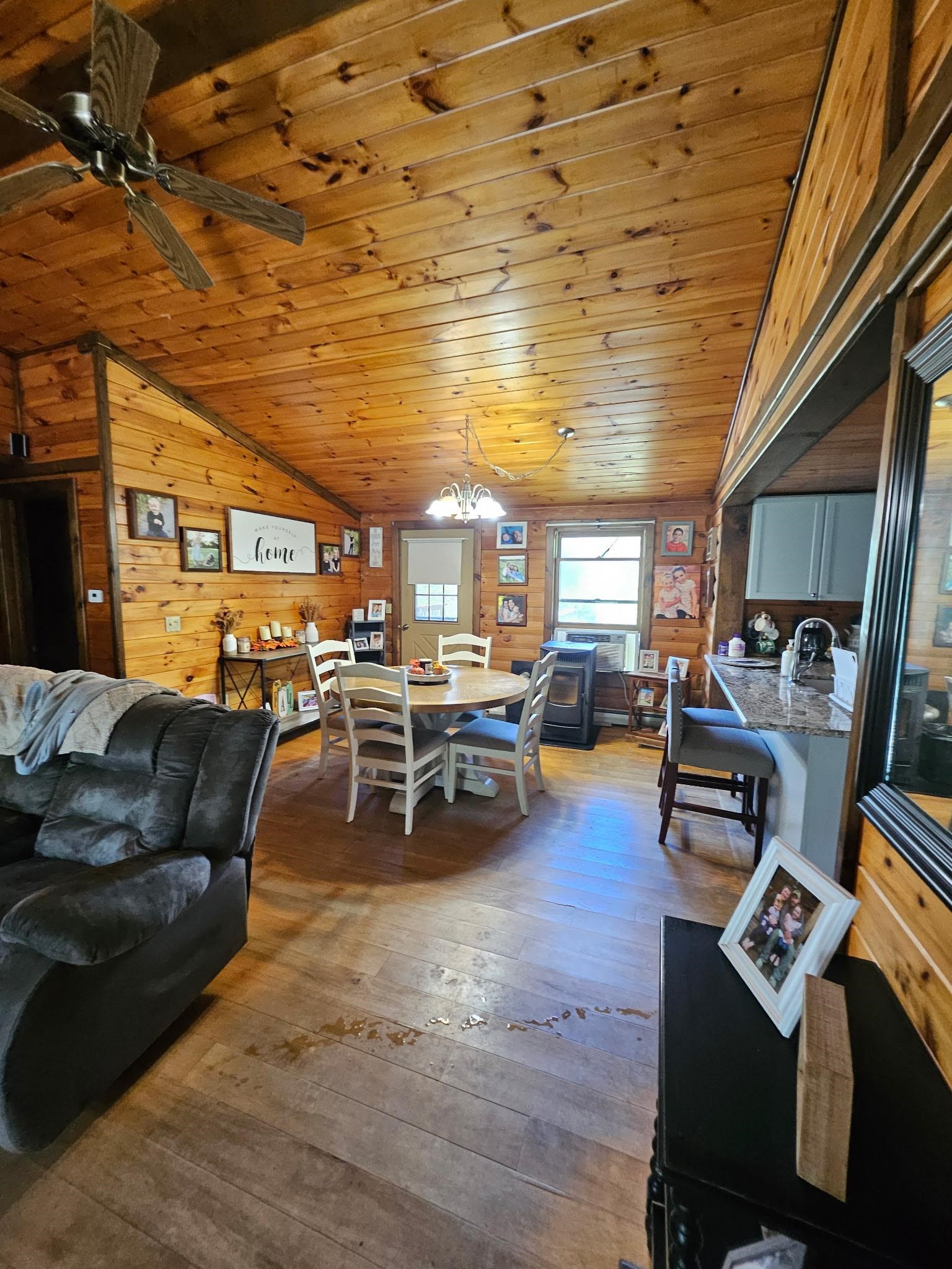731 Howard Hill Road Property Photo 2
