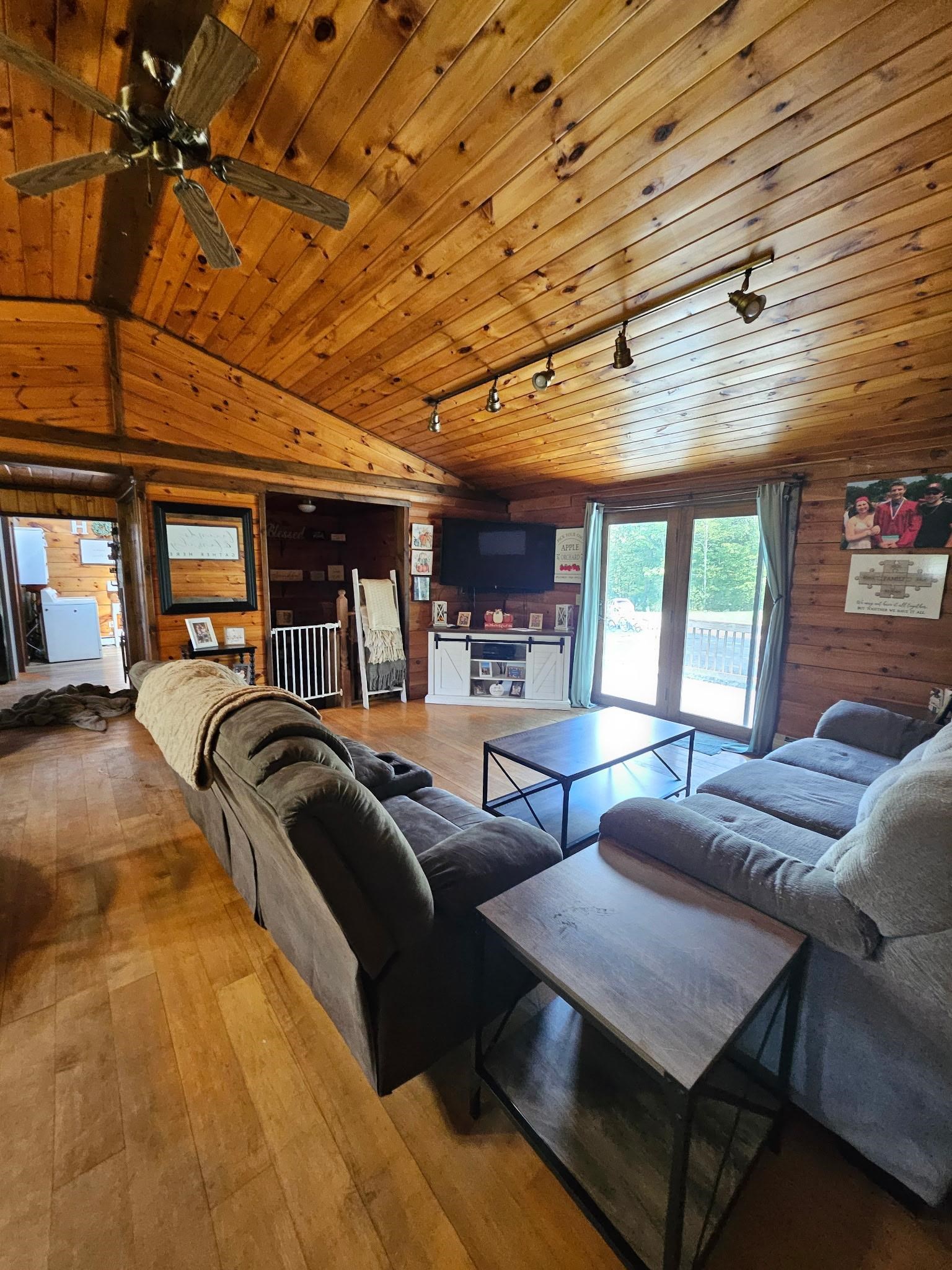 731 Howard Hill Road Property Photo 5