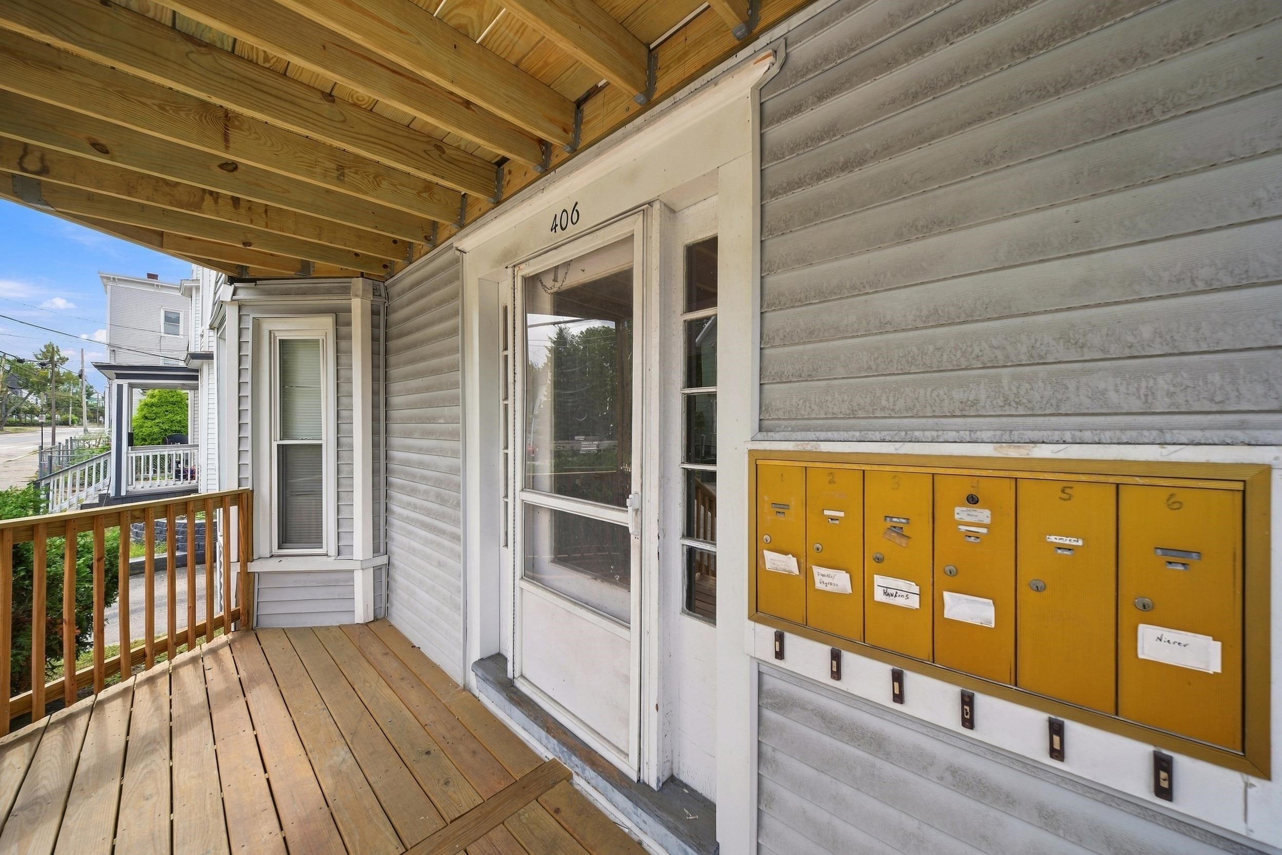 406 Belmont Street Property Photo 9