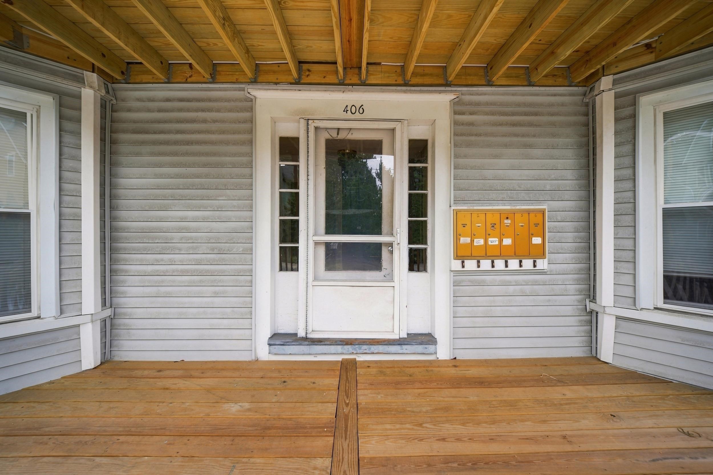 406 Belmont Street Property Photo 10