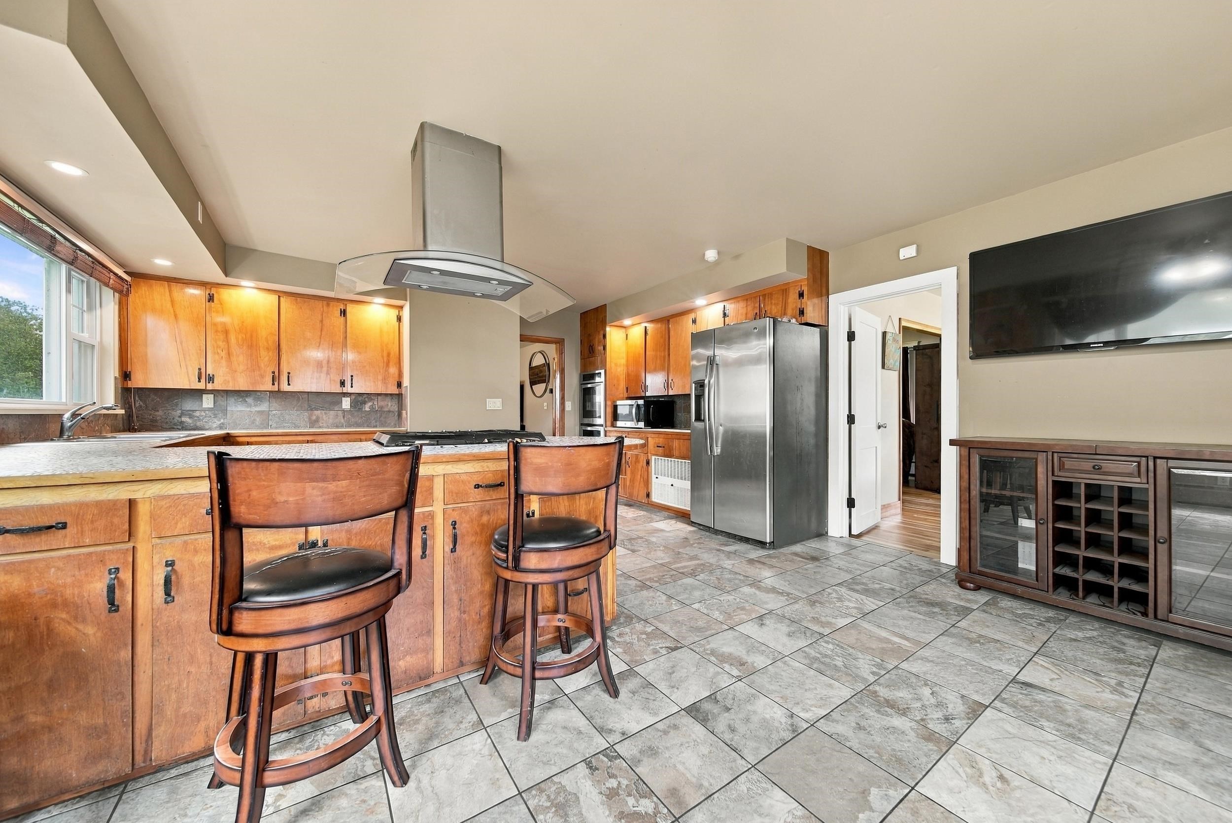 596 South Windsor Street Property Photo 17