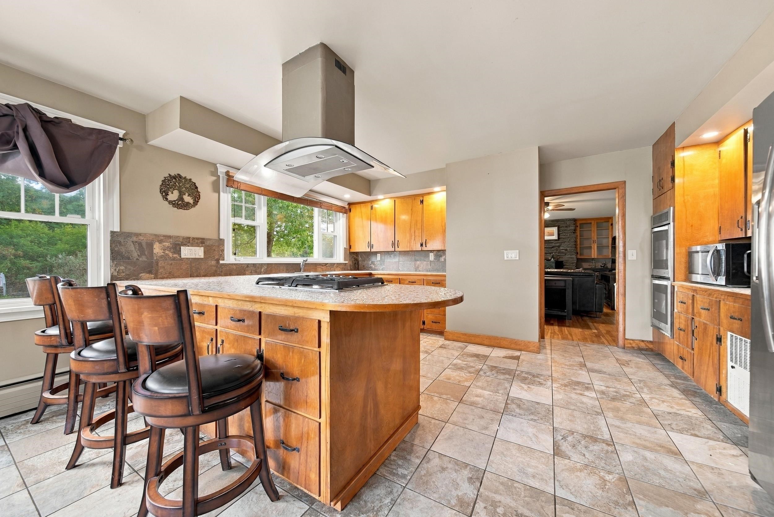 596 South Windsor Street Property Photo 18