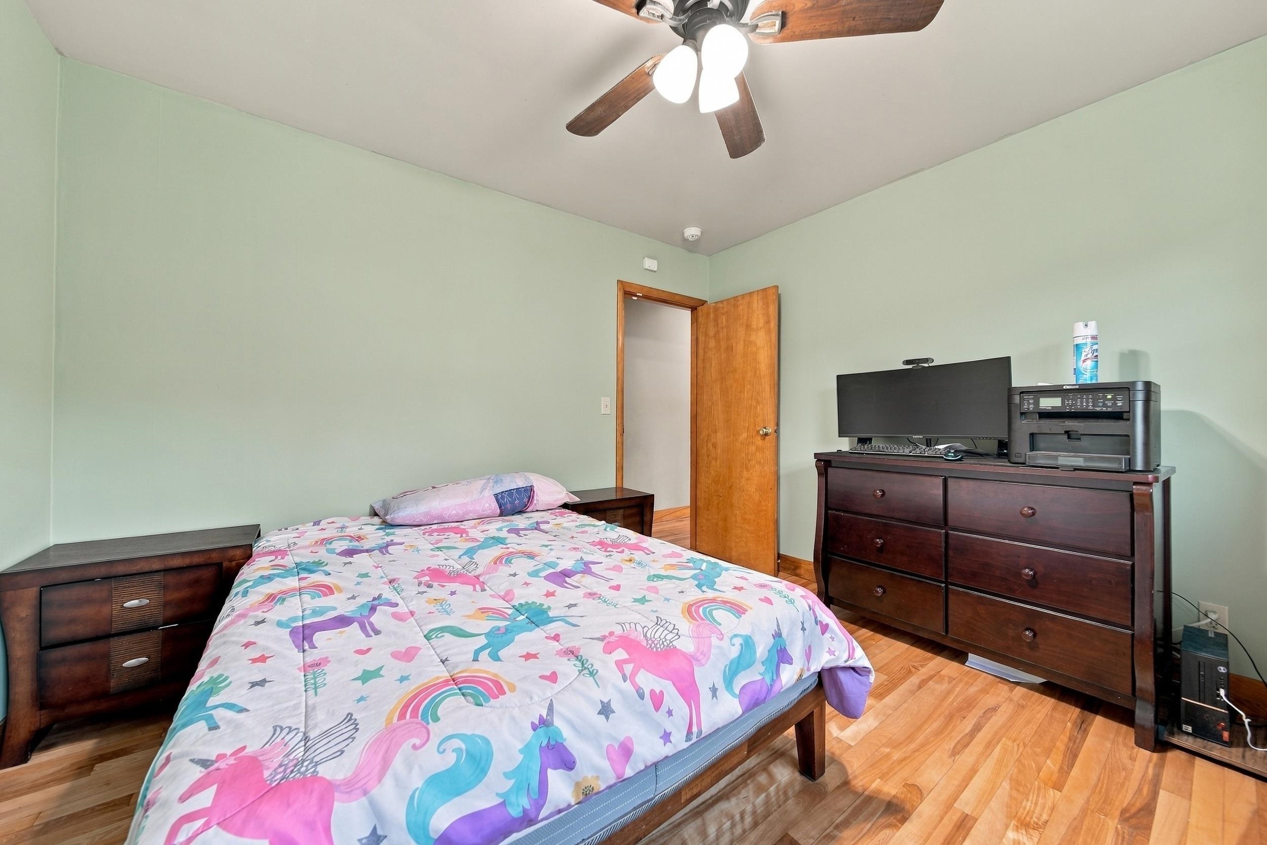 596 South Windsor Street Property Photo 27
