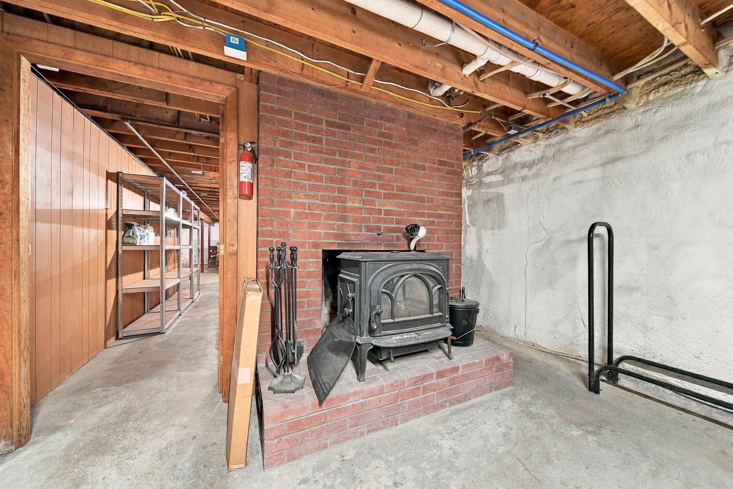 596 South Windsor Street Property Photo 40