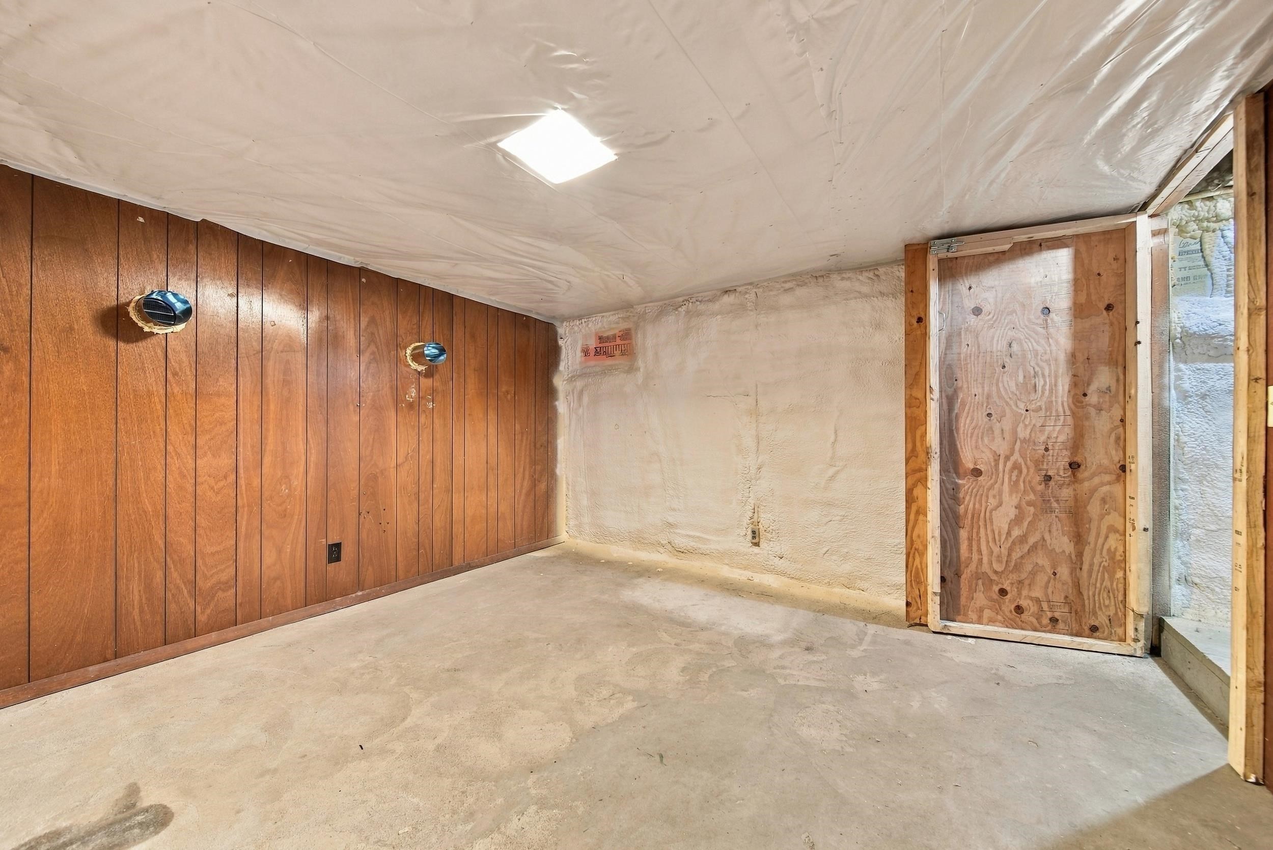 596 South Windsor Street Property Photo 42