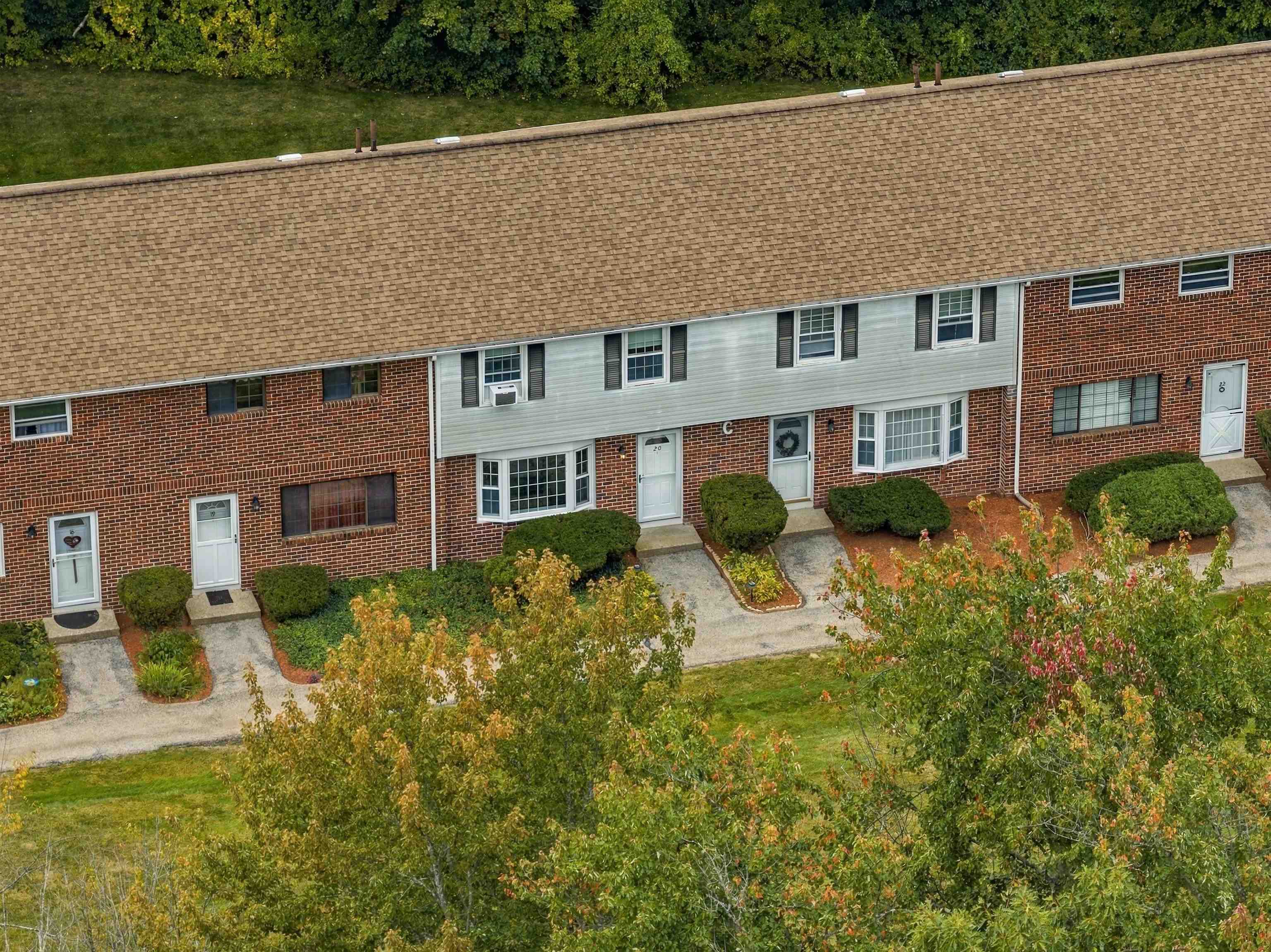 20 Oakridge Drive Property Photo 2