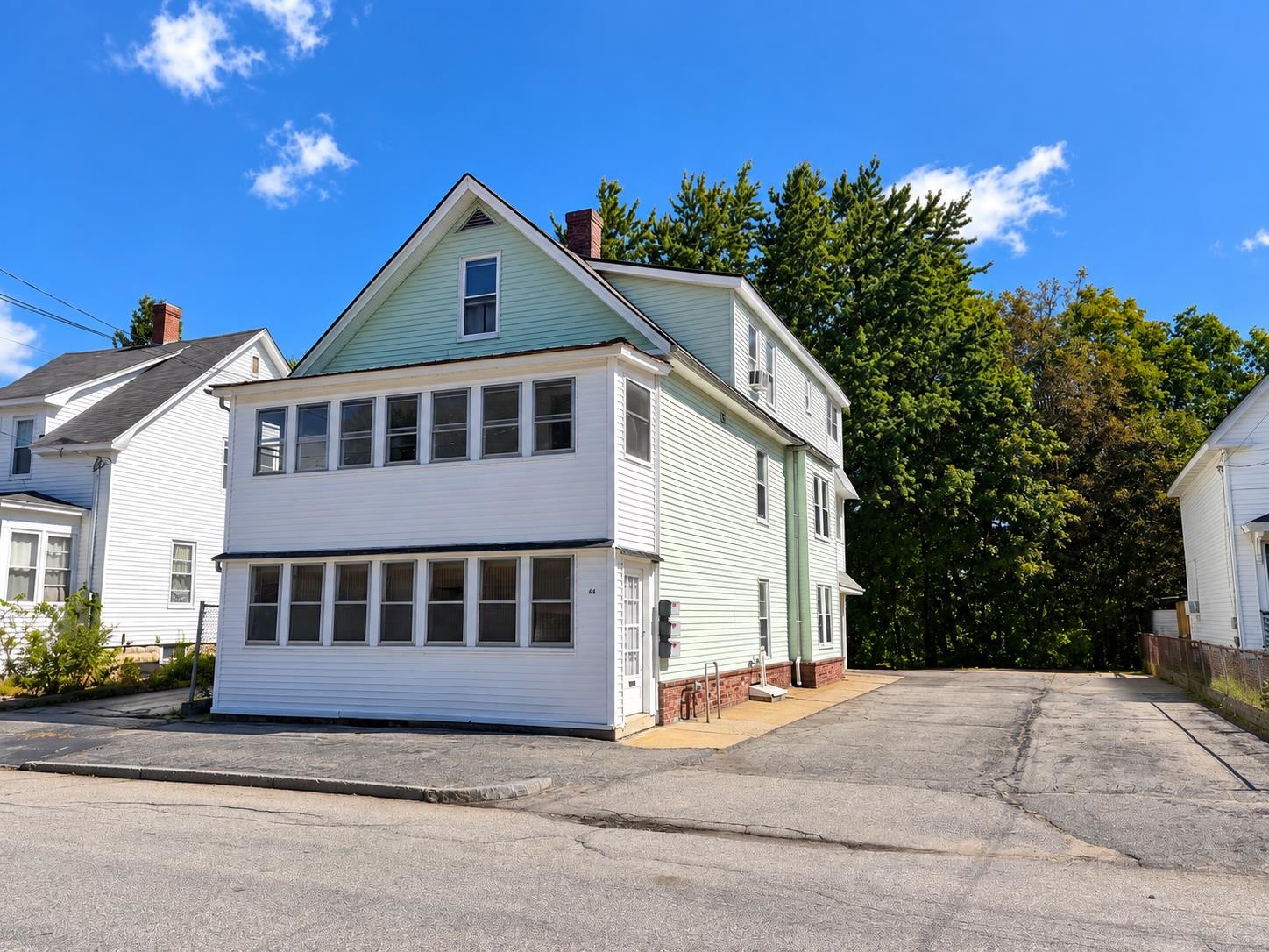 84 Essex Street Property Photo 1