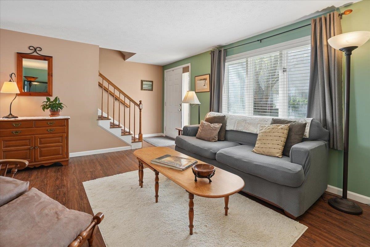 33 Eastmeadow Way Property Photo 4