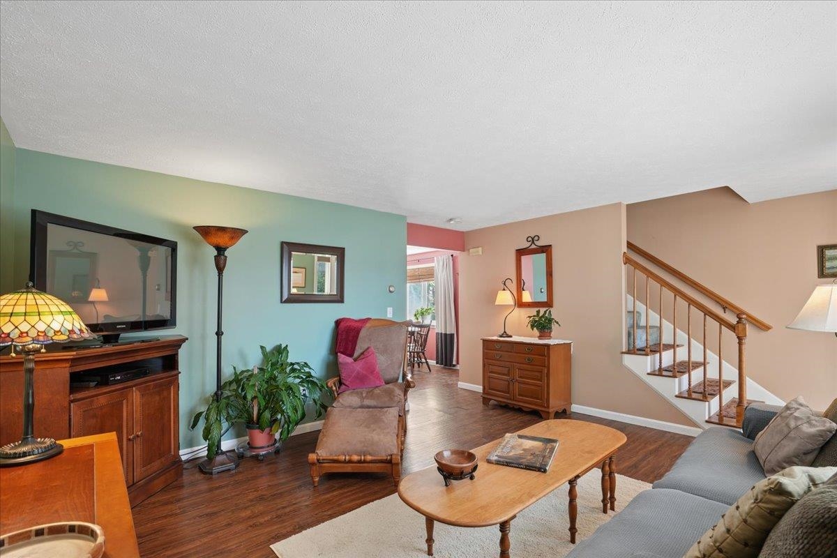 33 Eastmeadow Way Property Photo 7