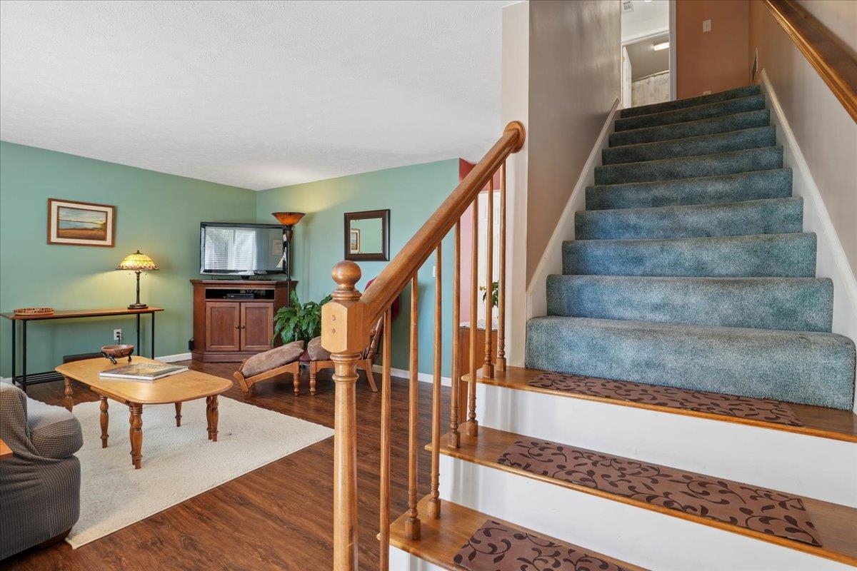 33 Eastmeadow Way Property Photo 8
