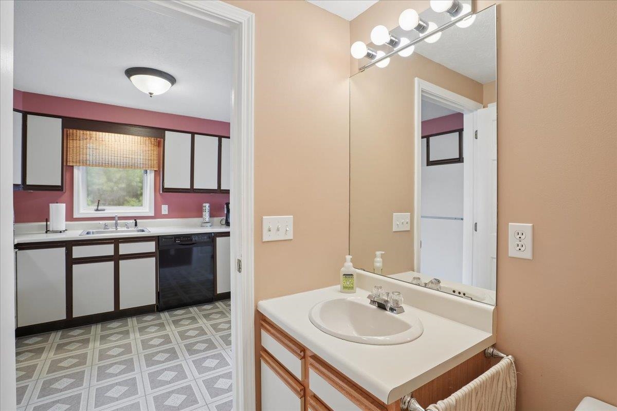 33 Eastmeadow Way Property Photo 17