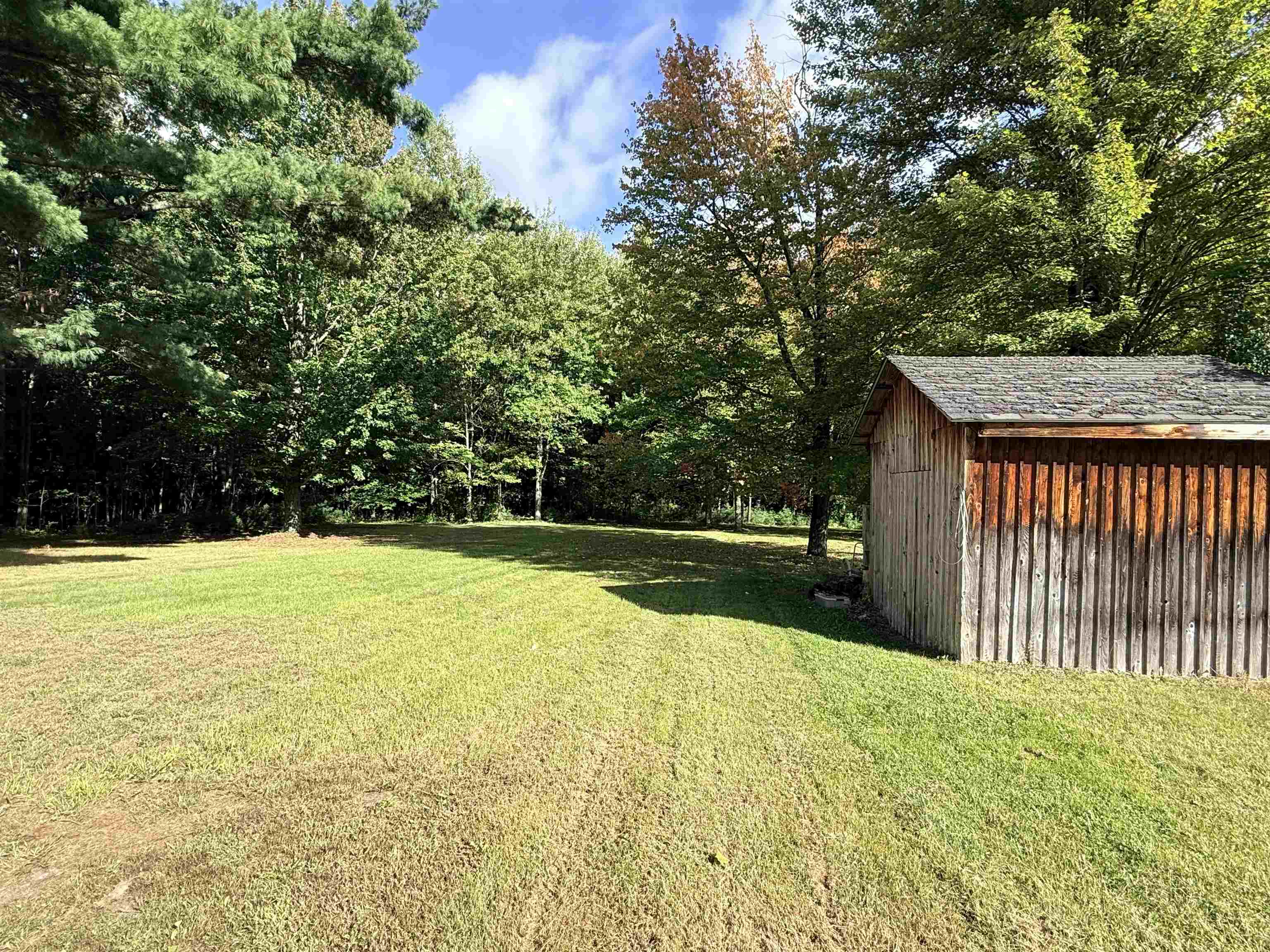 188 Manor Drive Property Photo 3