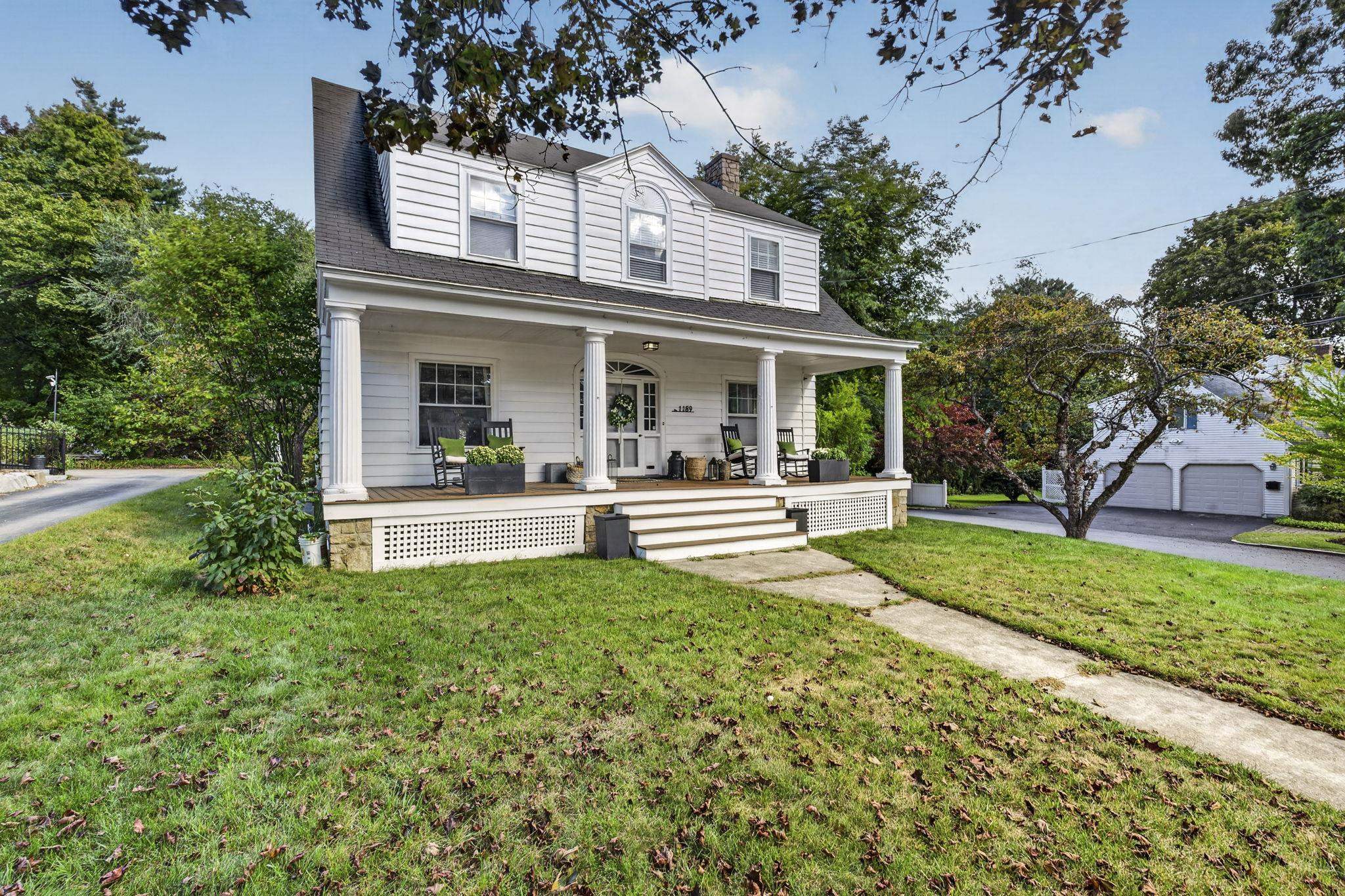 1189 Union Street Property Photo 1