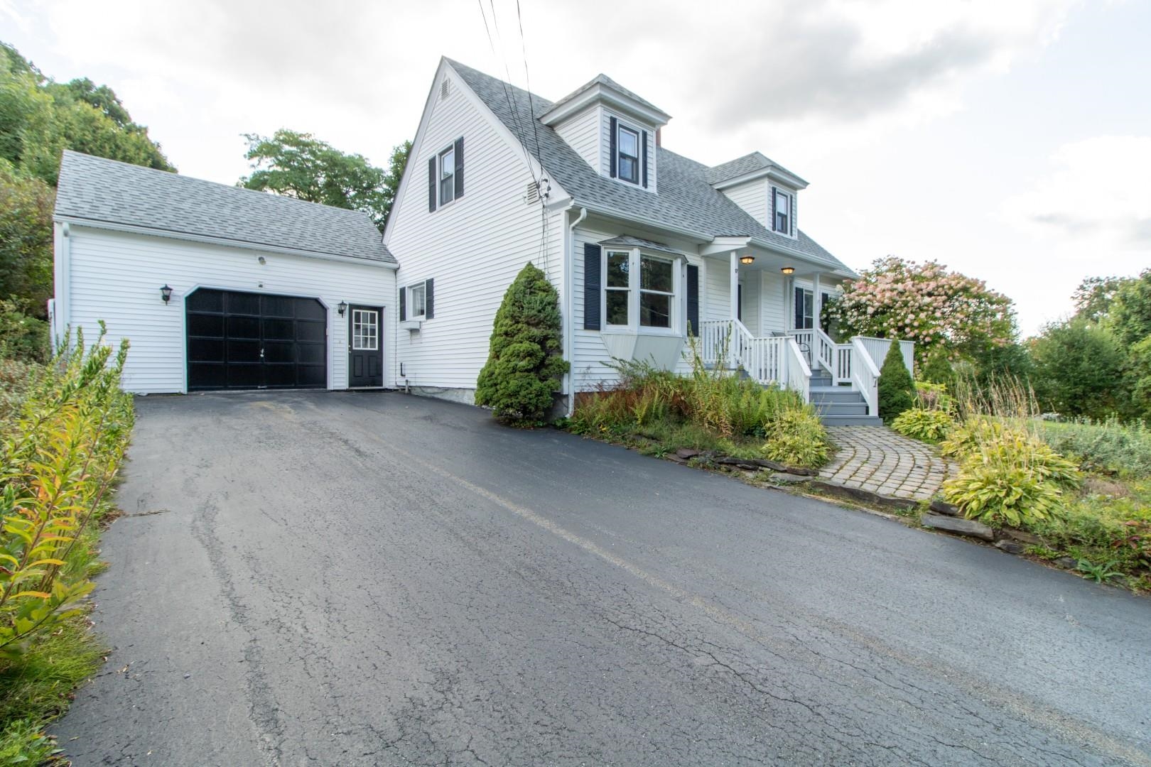 17 Sunset Terrace Property Photo 2