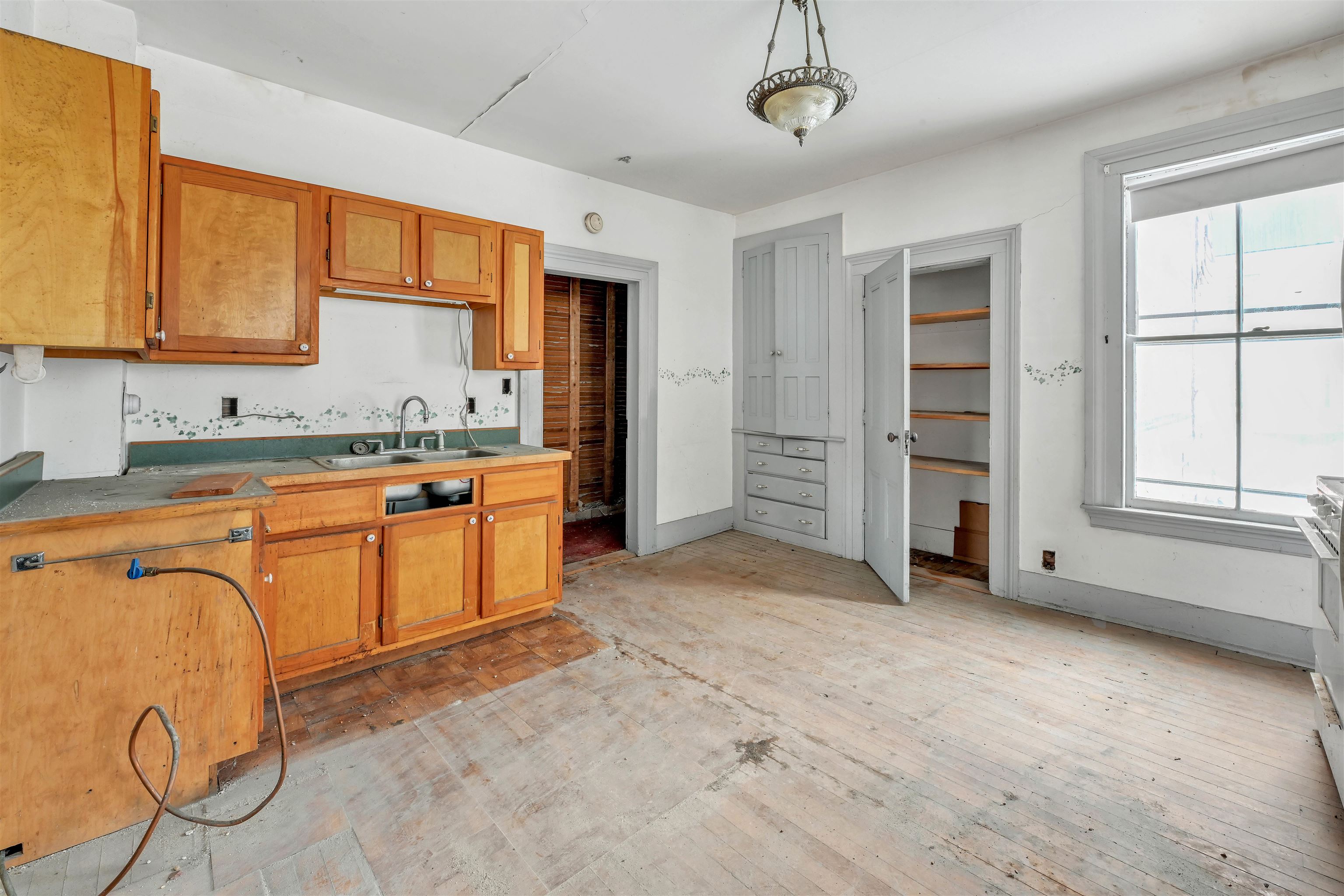 277 Summer Street Property Photo 15