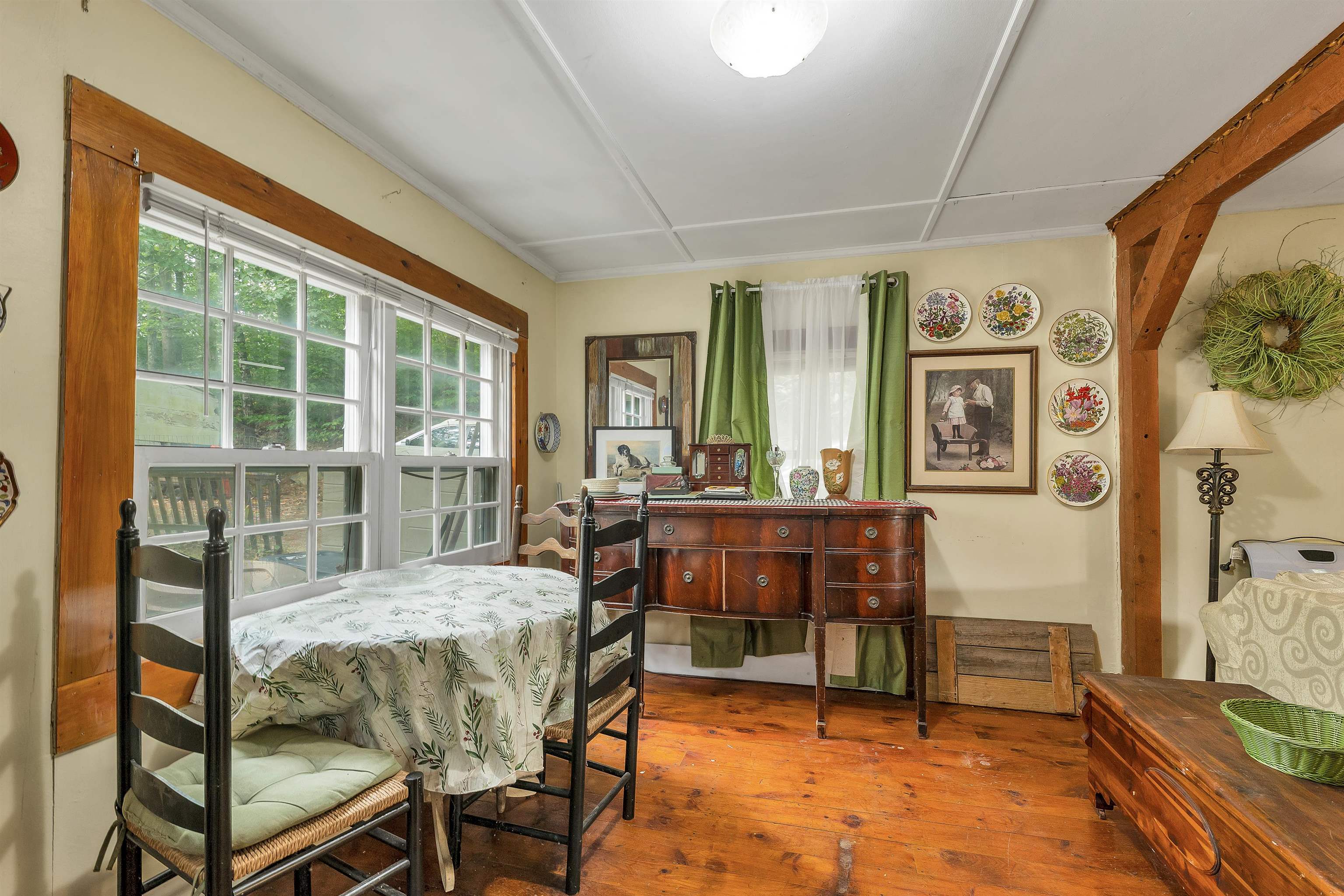 84 North Line Road Property Photo 6