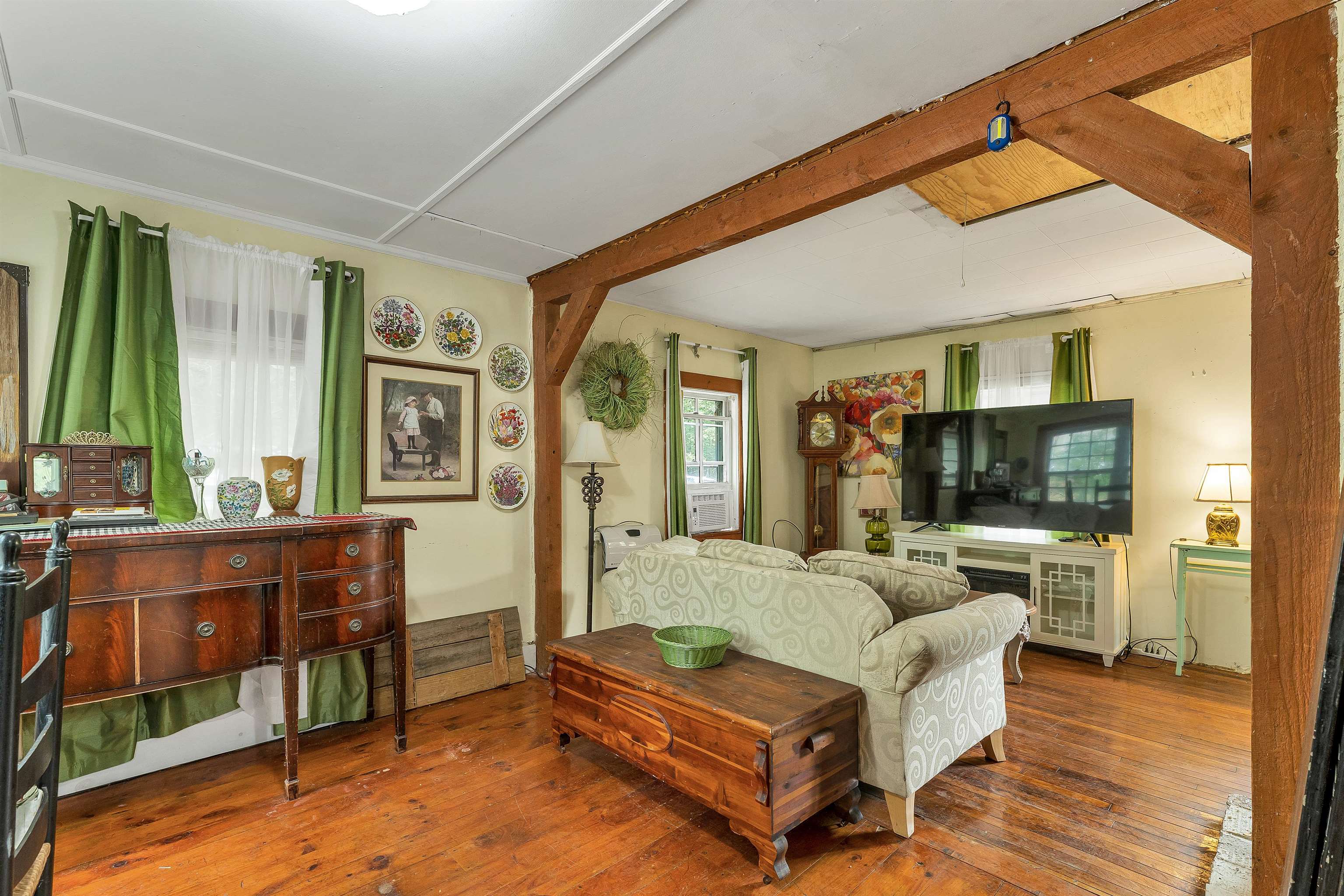 84 North Line Road Property Photo 7