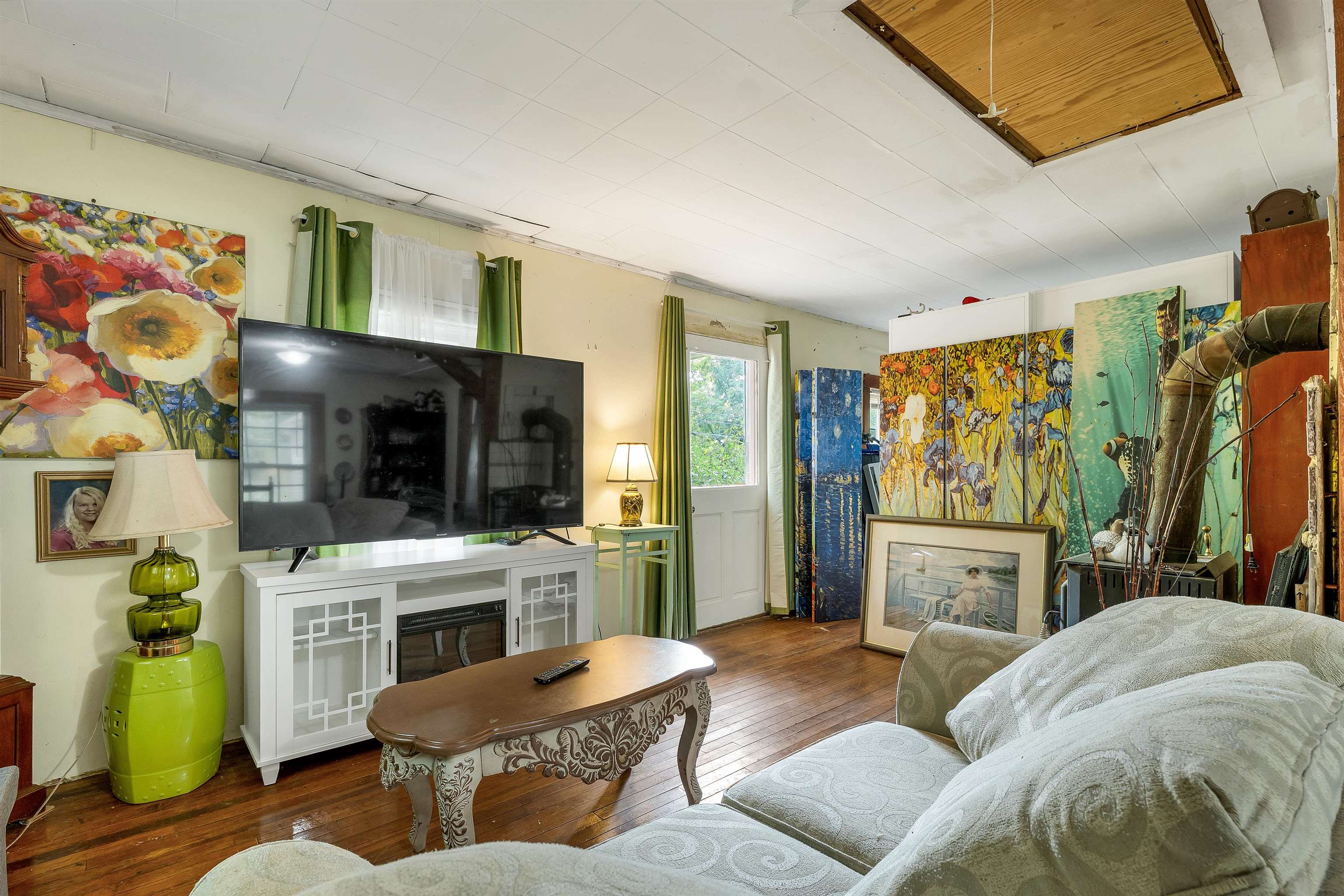 84 North Line Road Property Photo 9