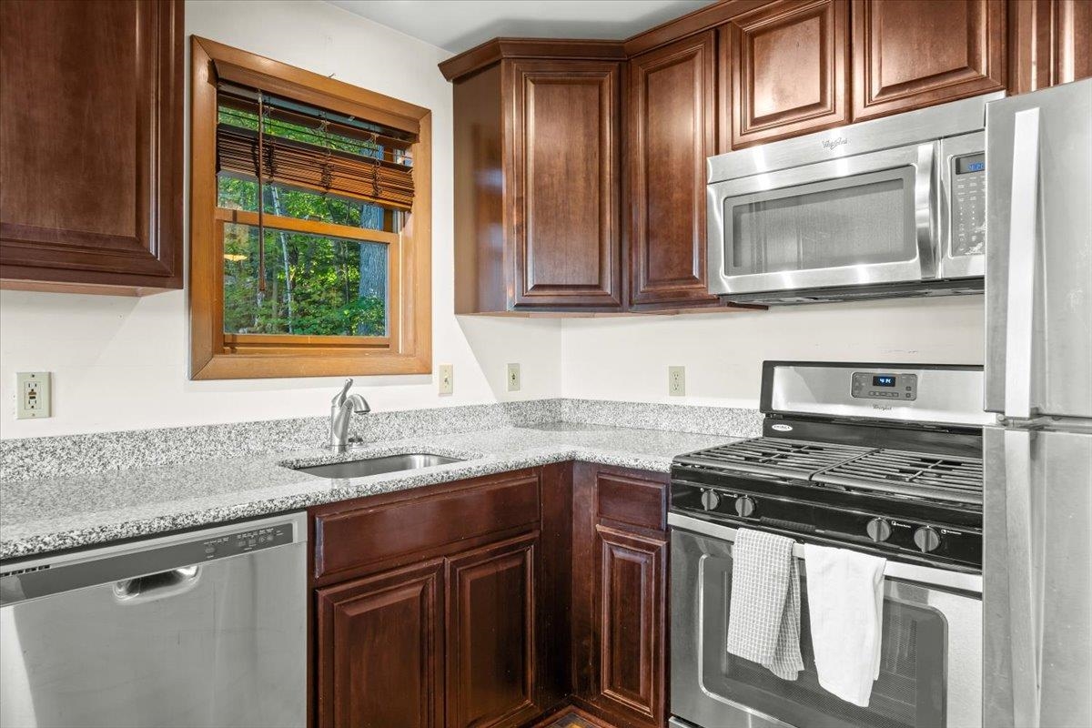 132 Rocks Edge Road Property Photo 7