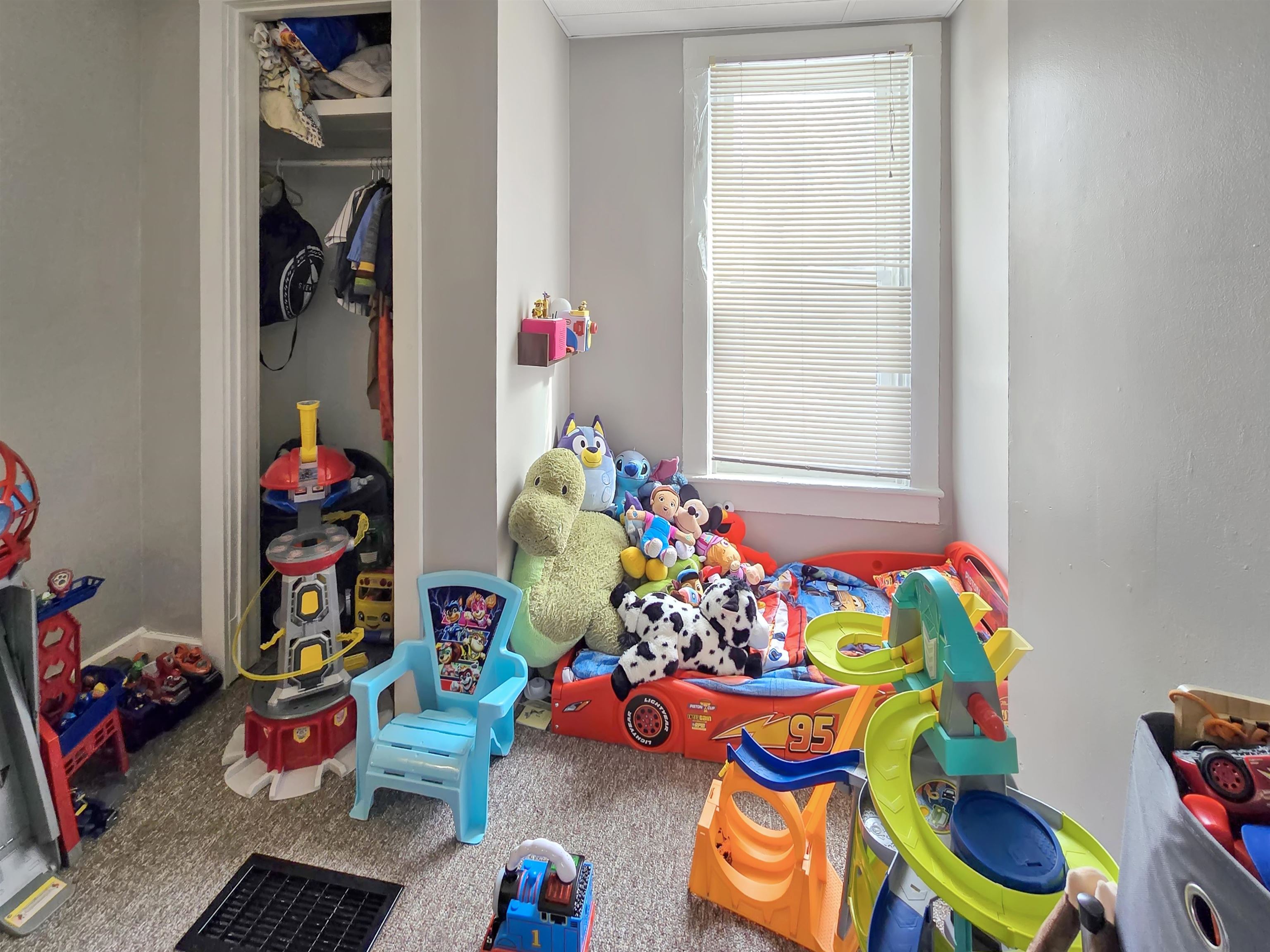 33 River Street Property Photo 13