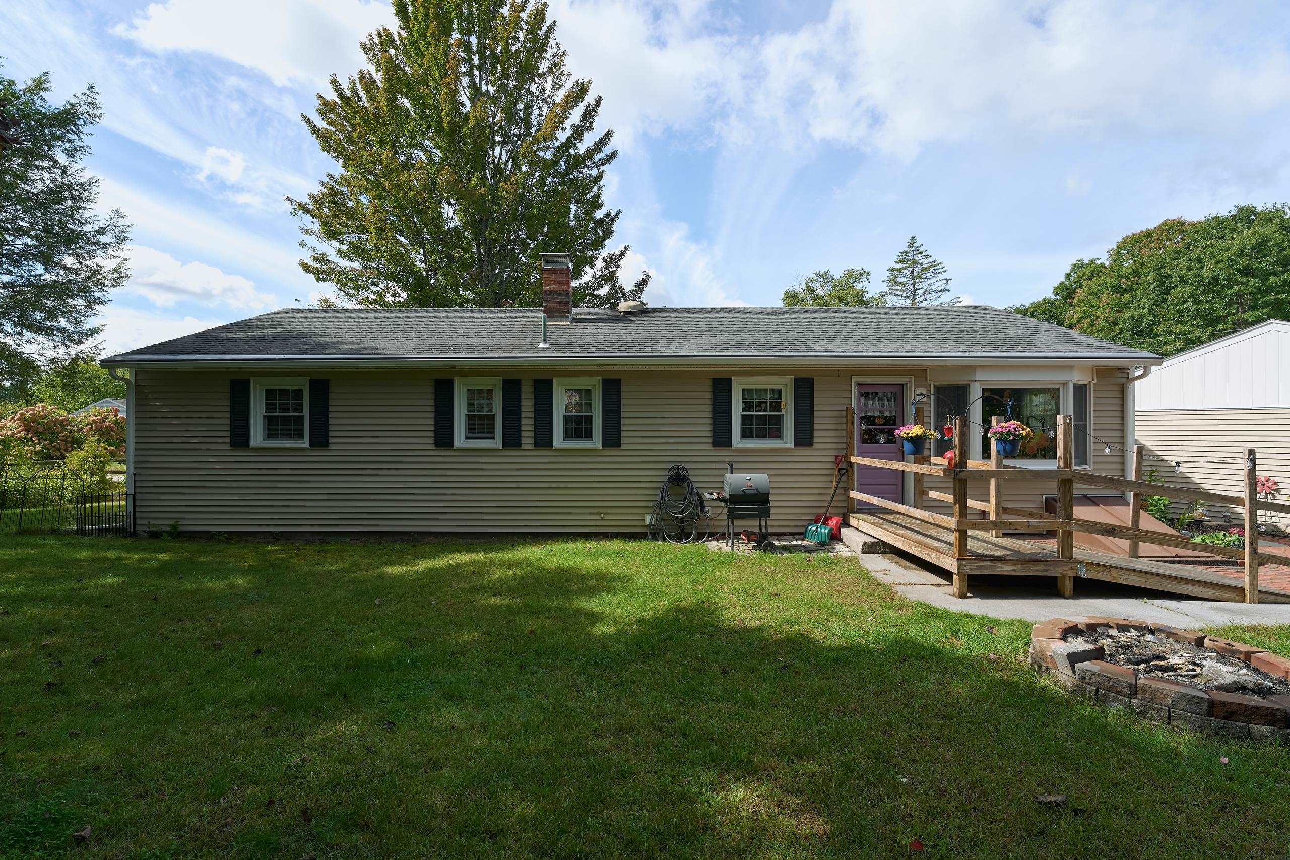 26 Sherwood Meadows Property Photo 3