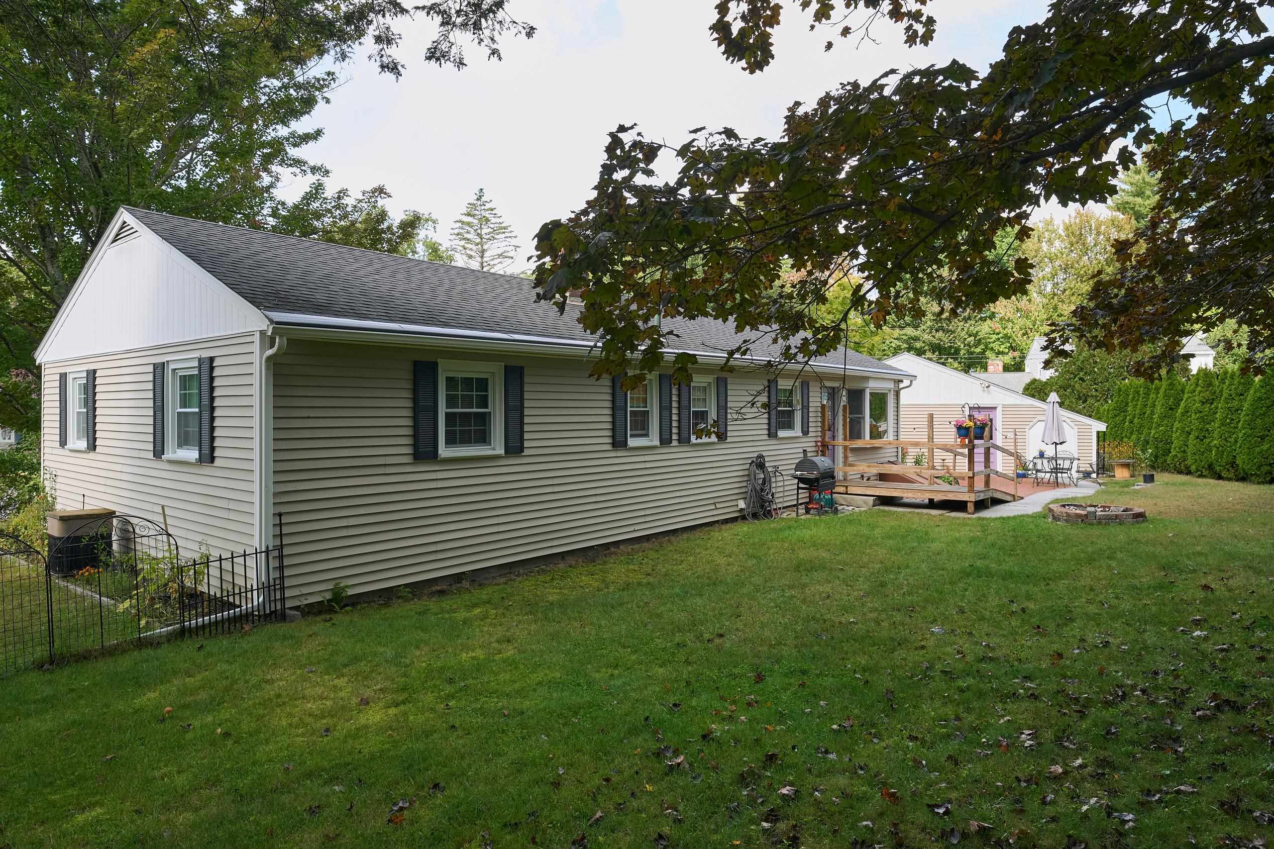26 Sherwood Meadows Property Photo 9