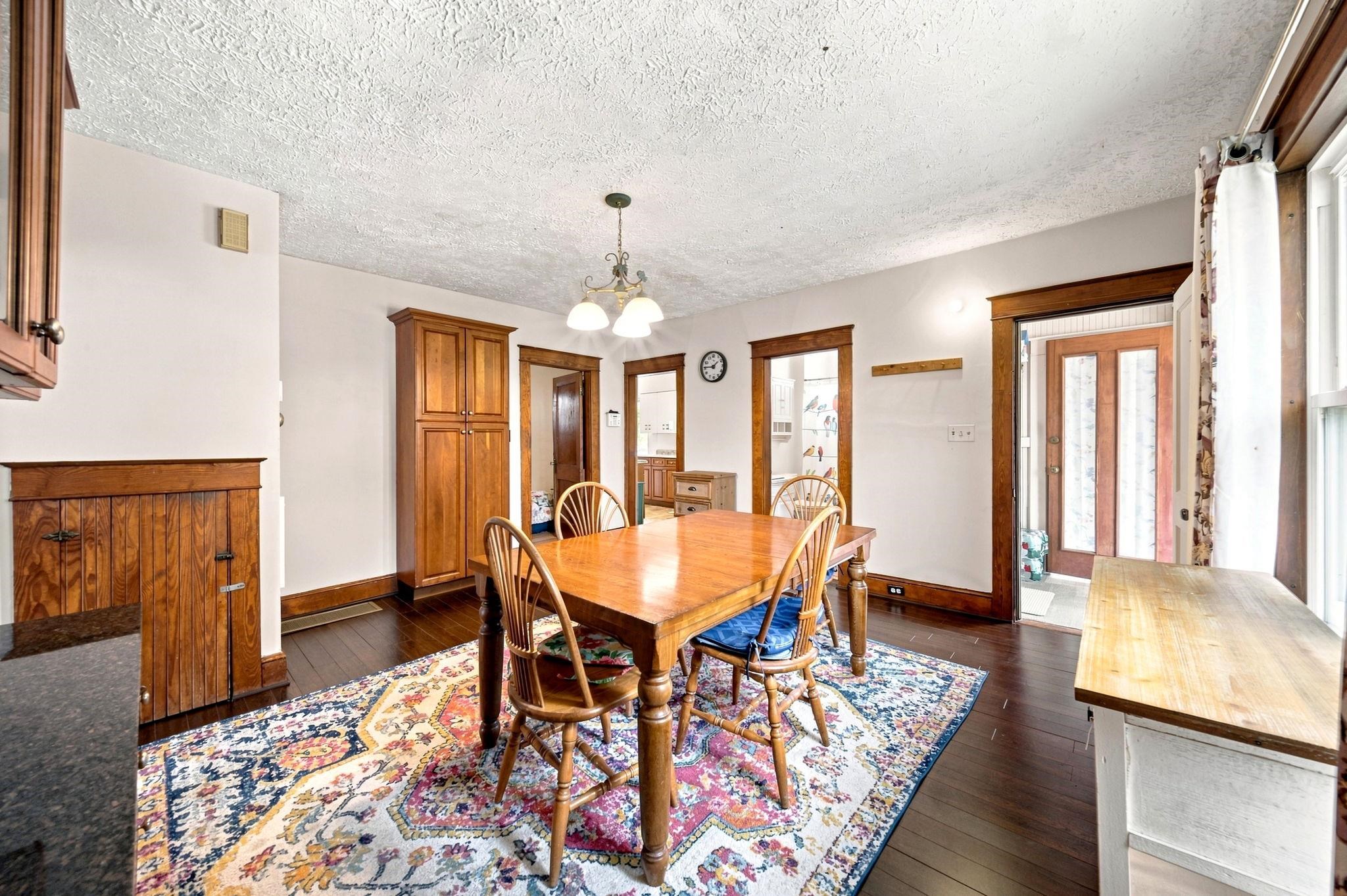 663 Amory Street Property Photo 25
