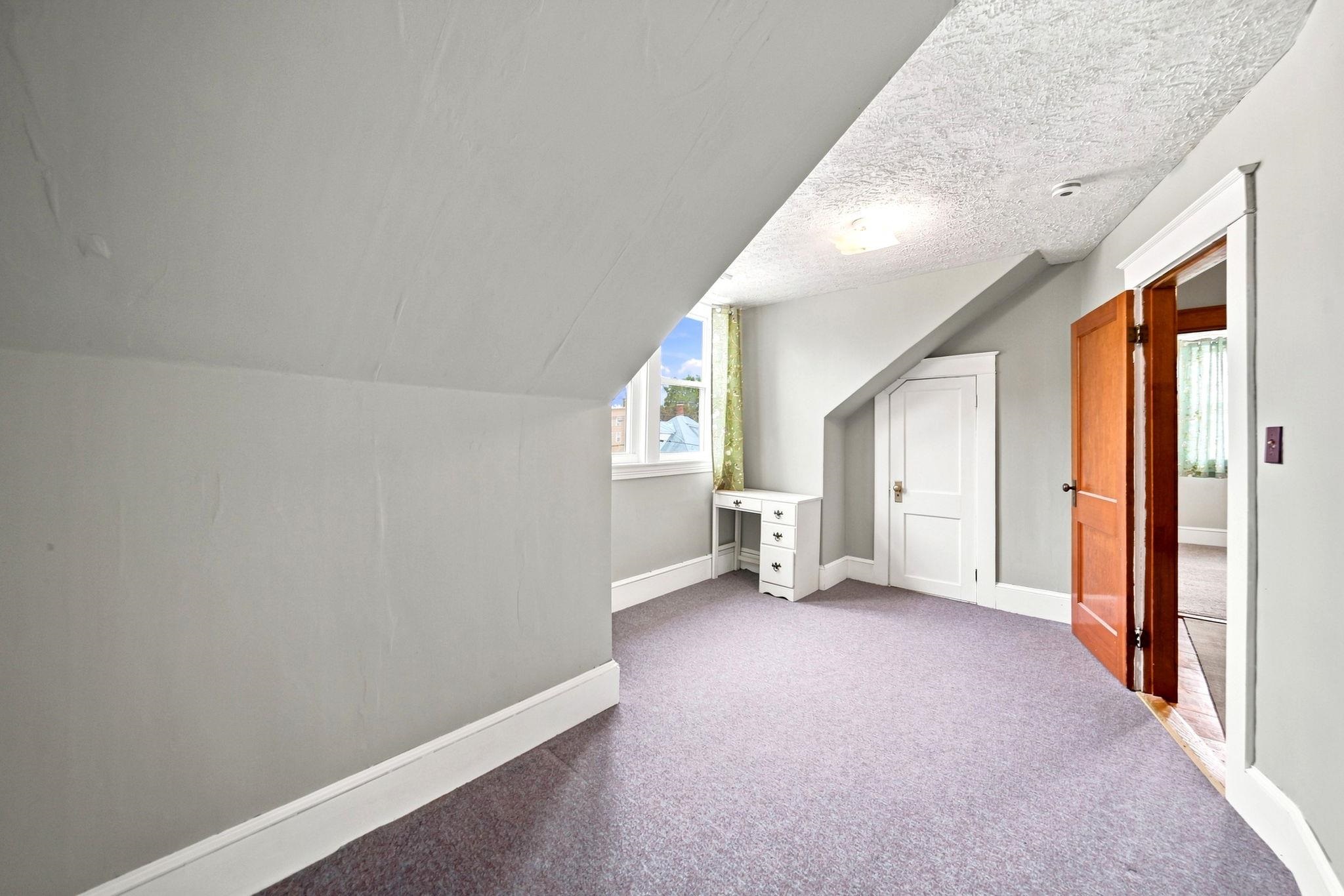 663 Amory Street Property Photo 36