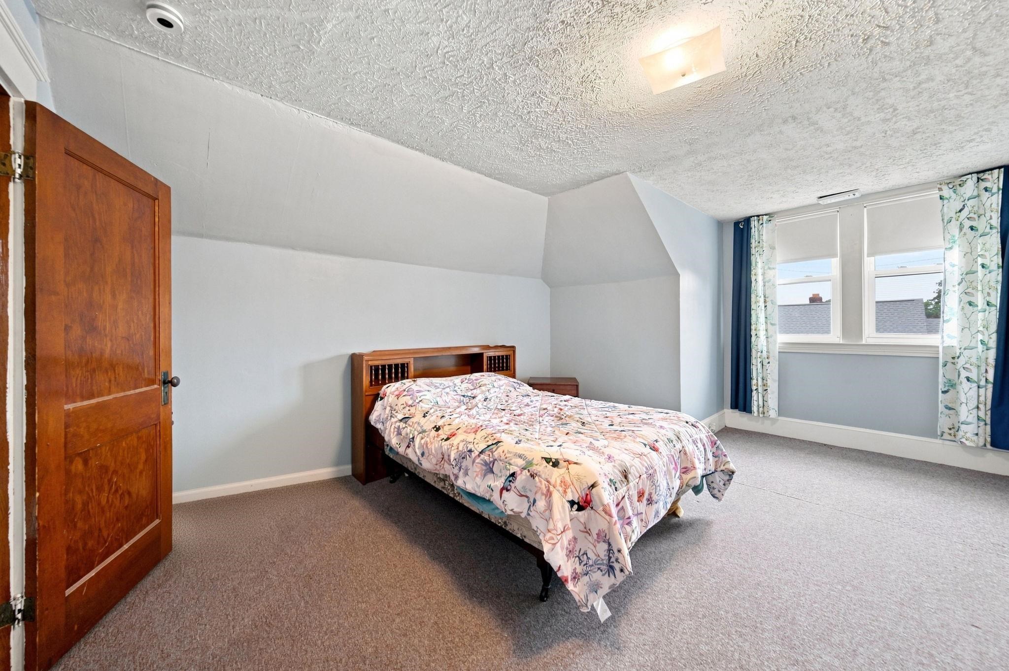 663 Amory Street Property Photo 38