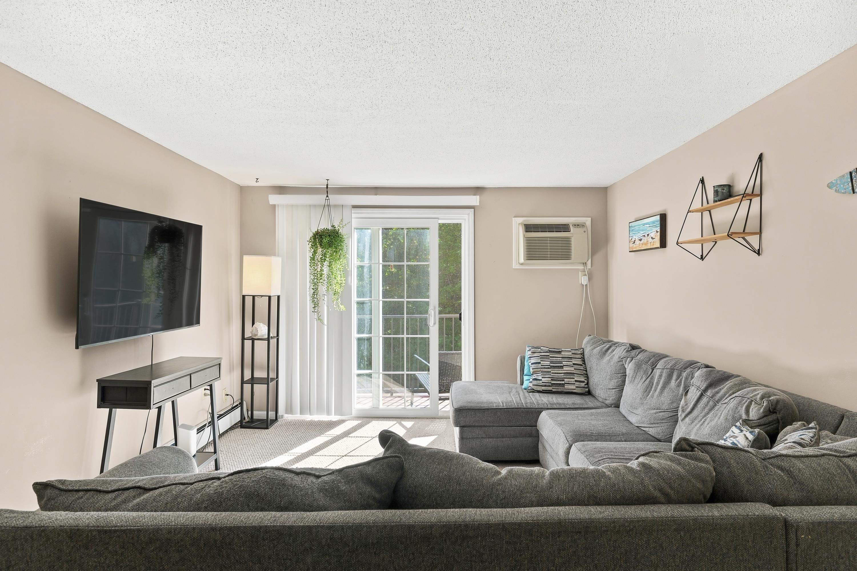 412 White Cedar Boulevard Property Photo 6