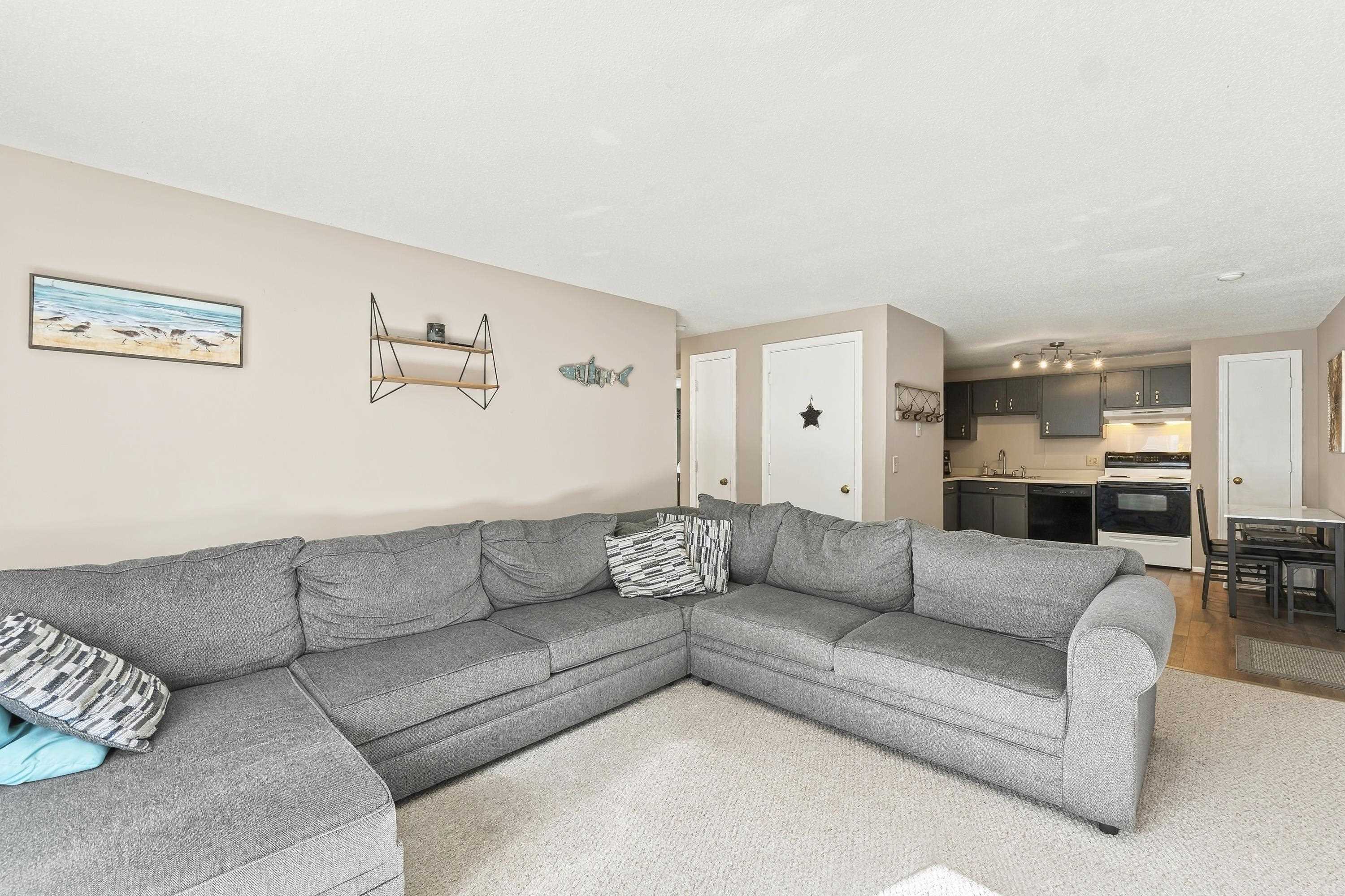 412 White Cedar Boulevard Property Photo 7