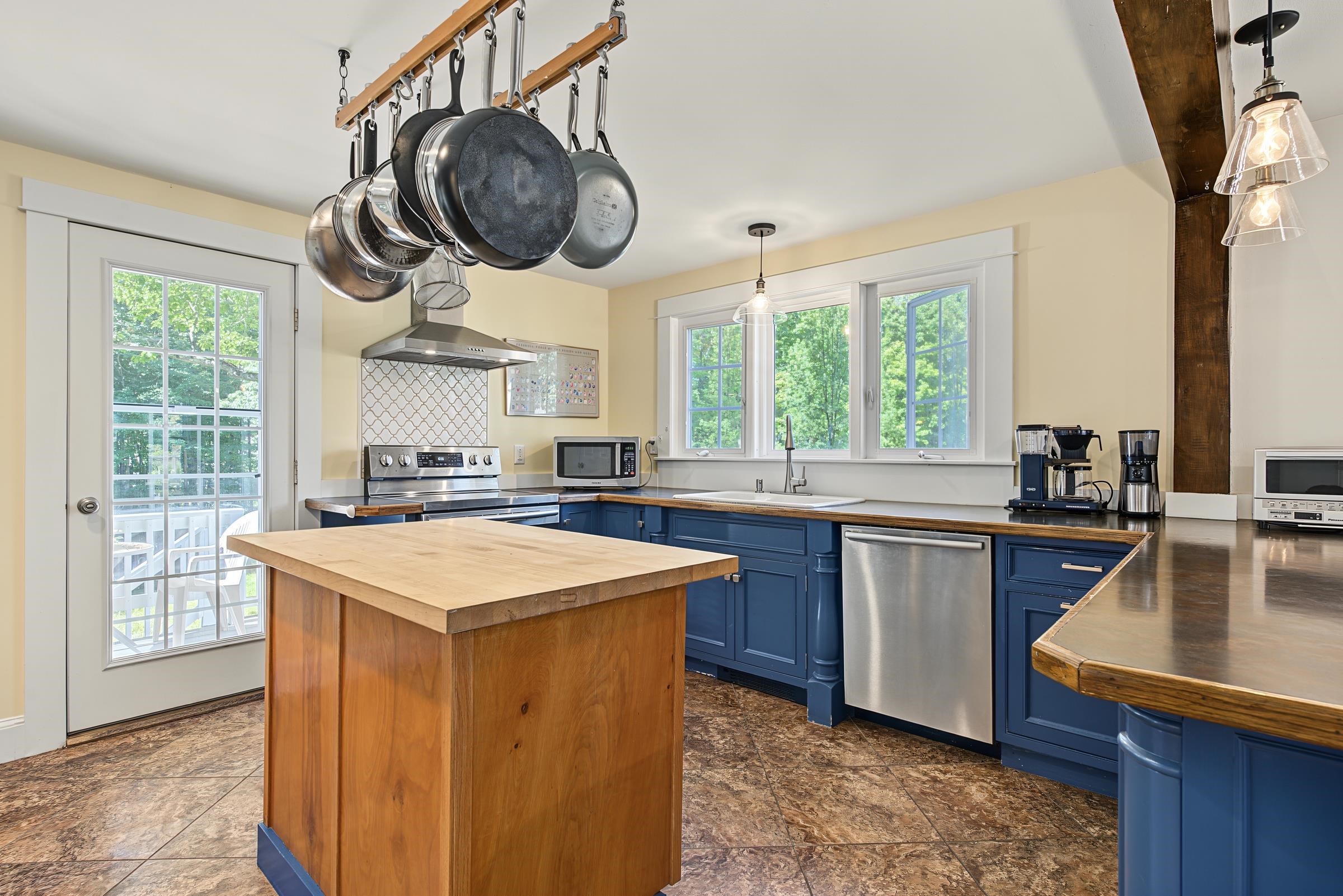 70 Winnicutt Road Property Photo 9