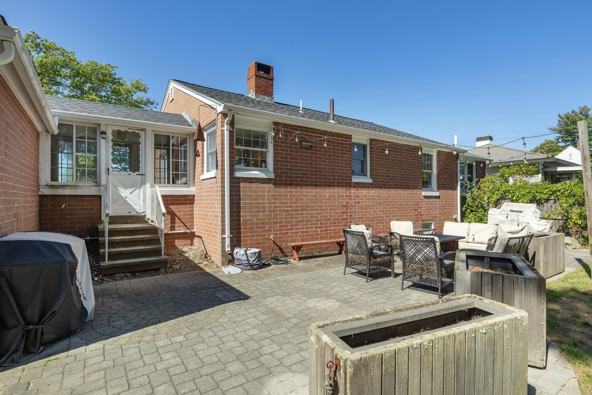 1935 Lafayette Road Property Photo 19