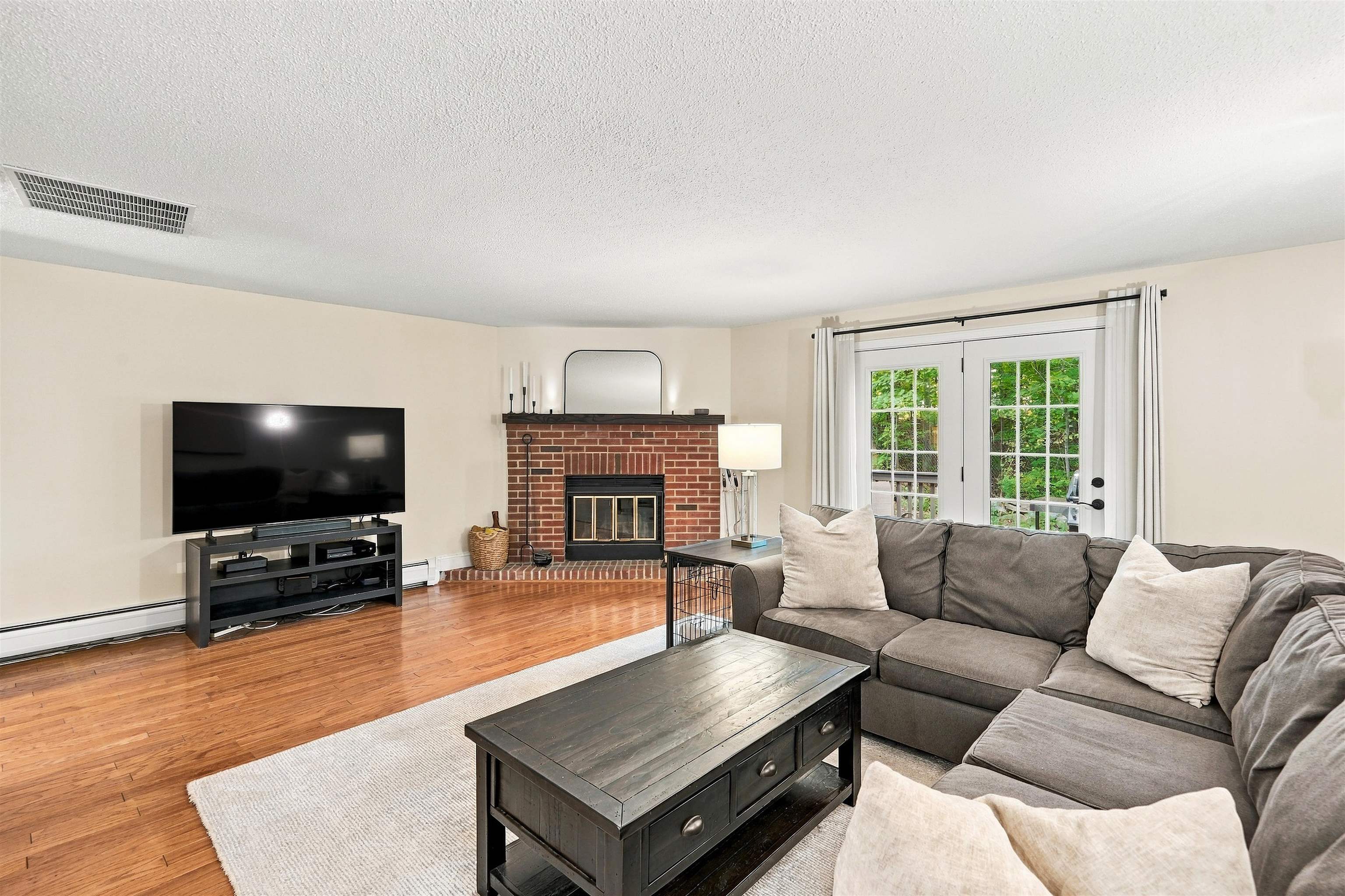 33 Meadowview Circle Property Photo 4
